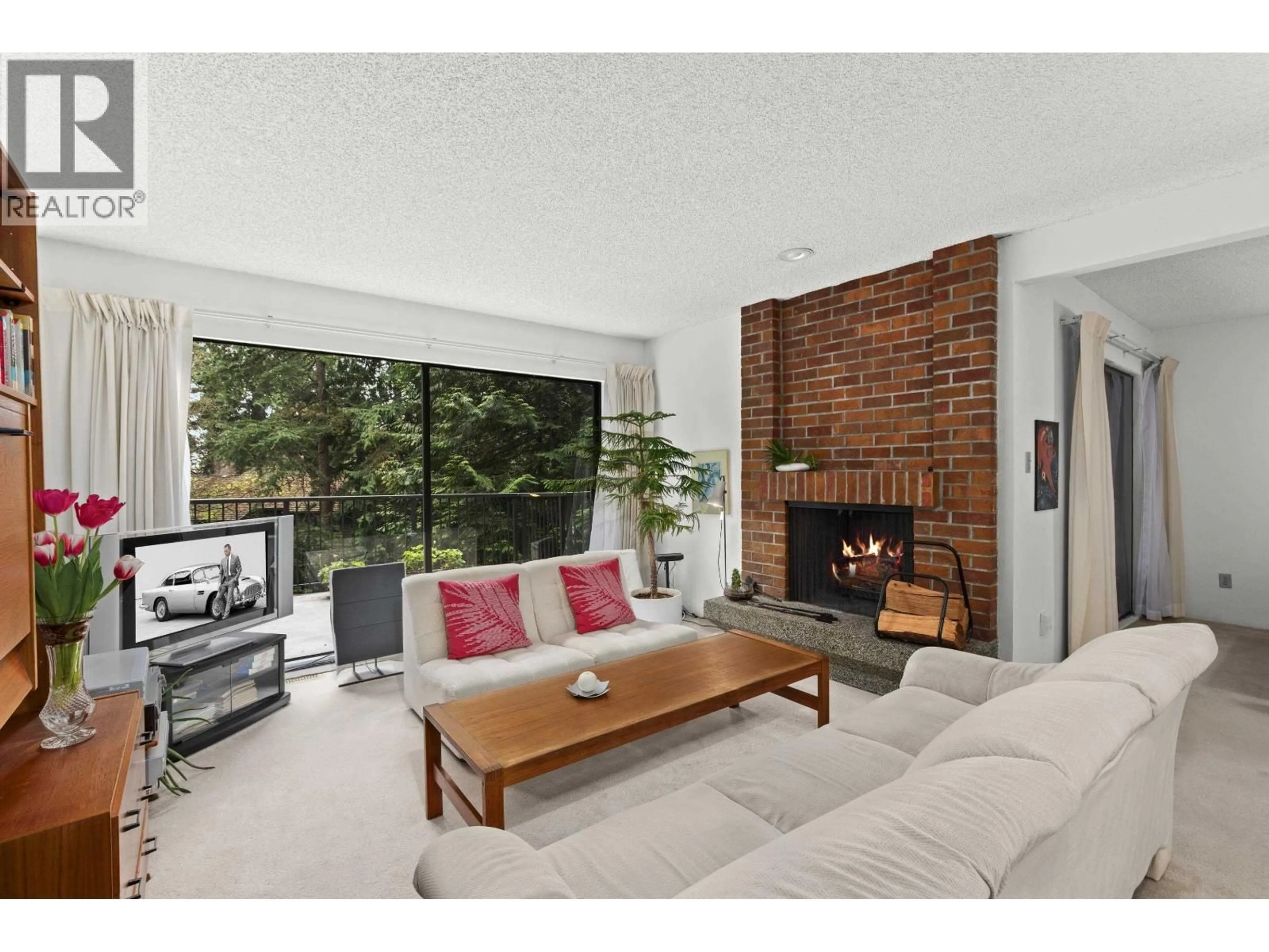 Living room with furniture, unknown for 856 FREDERICK ROAD, North Vancouver British Columbia V7K2Y3