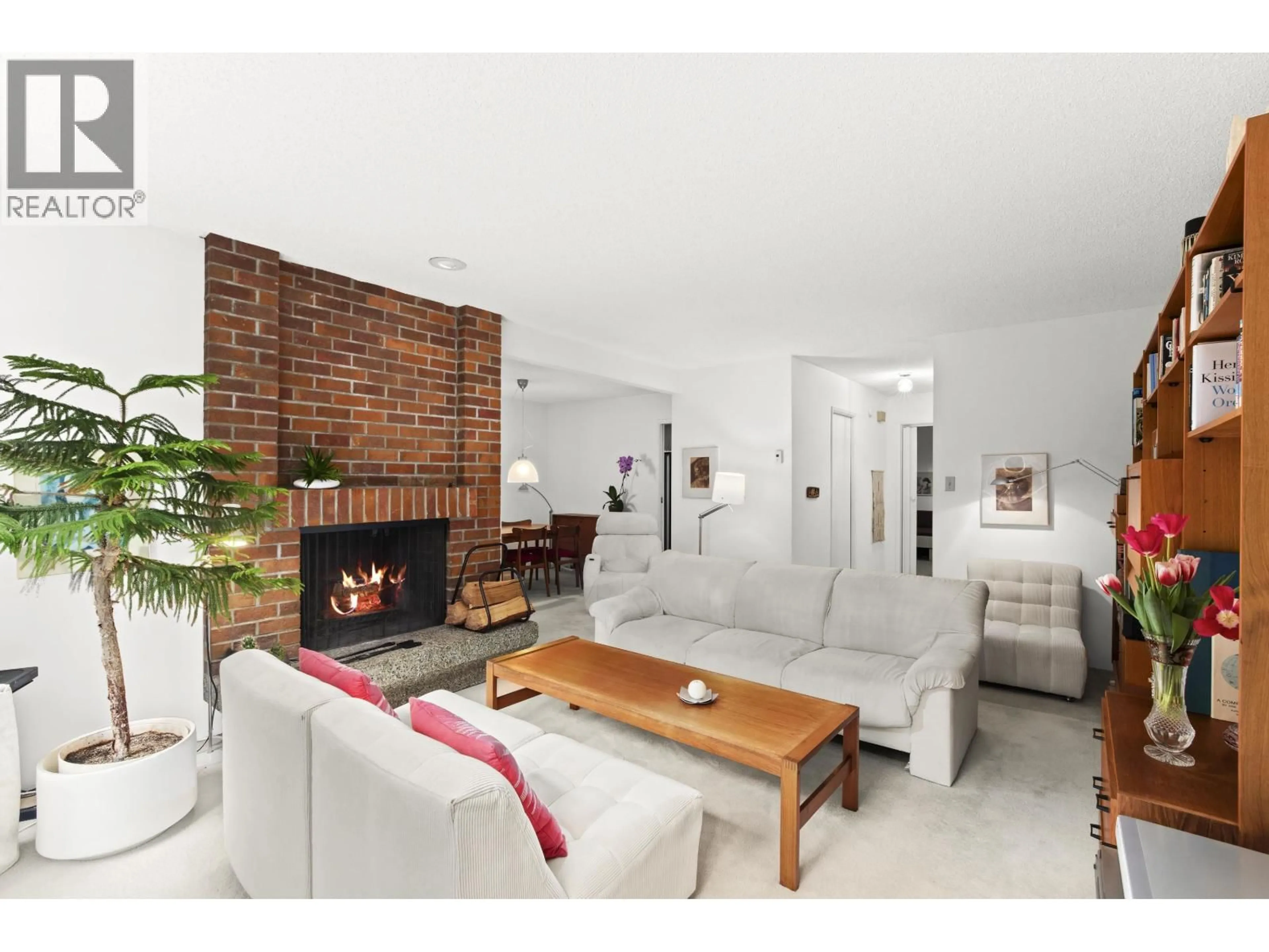 Living room with furniture, unknown for 856 FREDERICK ROAD, North Vancouver British Columbia V7K2Y3