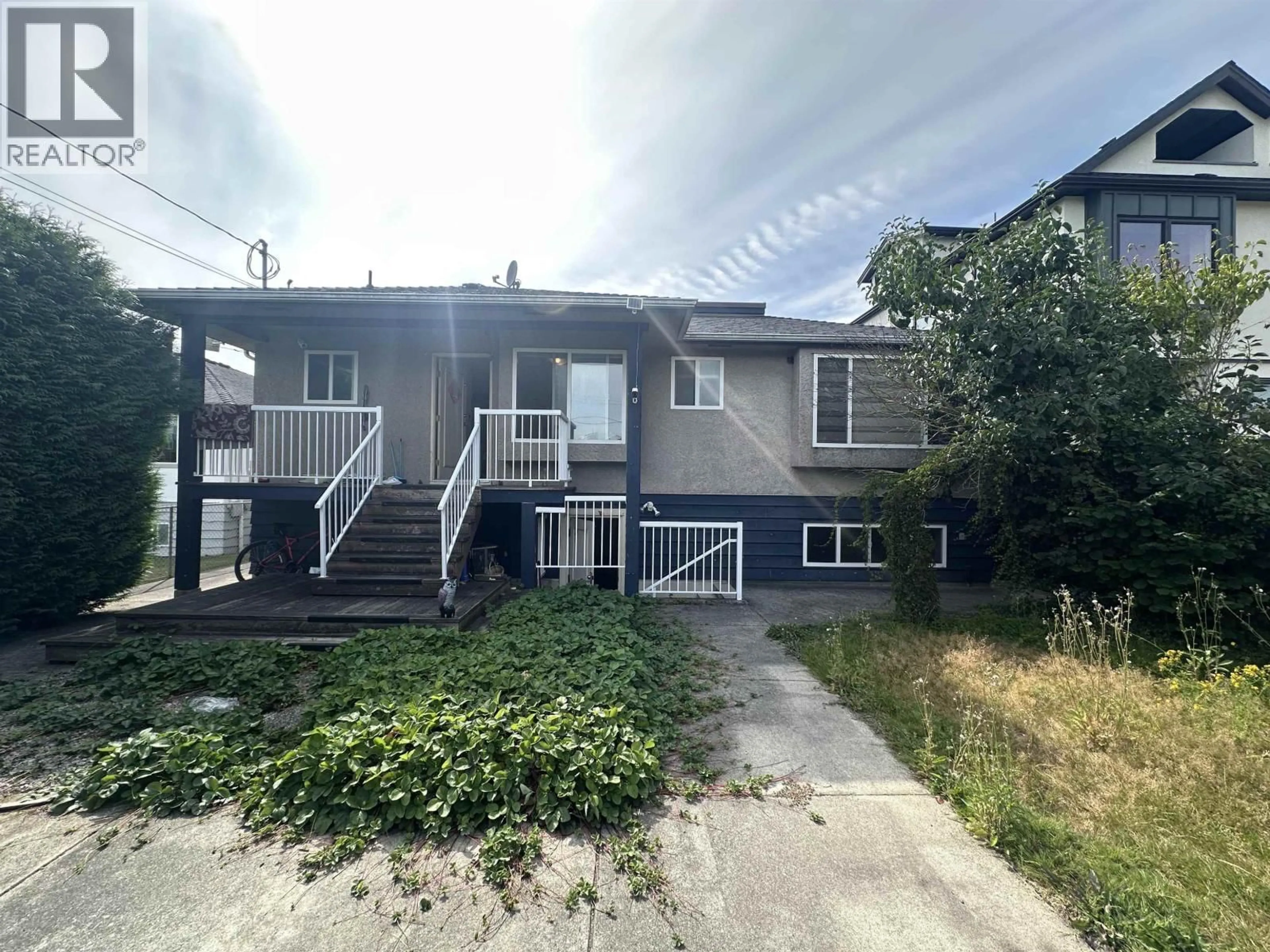Home with vinyl exterior material, street for 8090 LAUREL STREET, Vancouver British Columbia V6P3V1