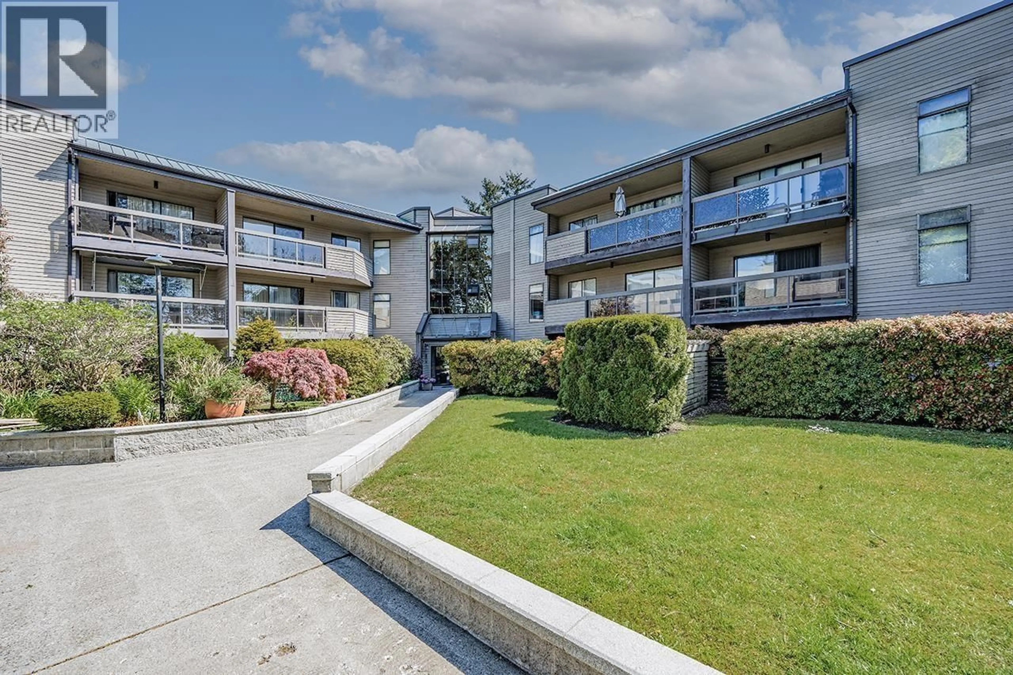 A pic from outside/outdoor area/front of a property/back of a property/a pic from drone, unknown for 206 - 6105 KINGSWAY, Burnaby British Columbia V5J5C7