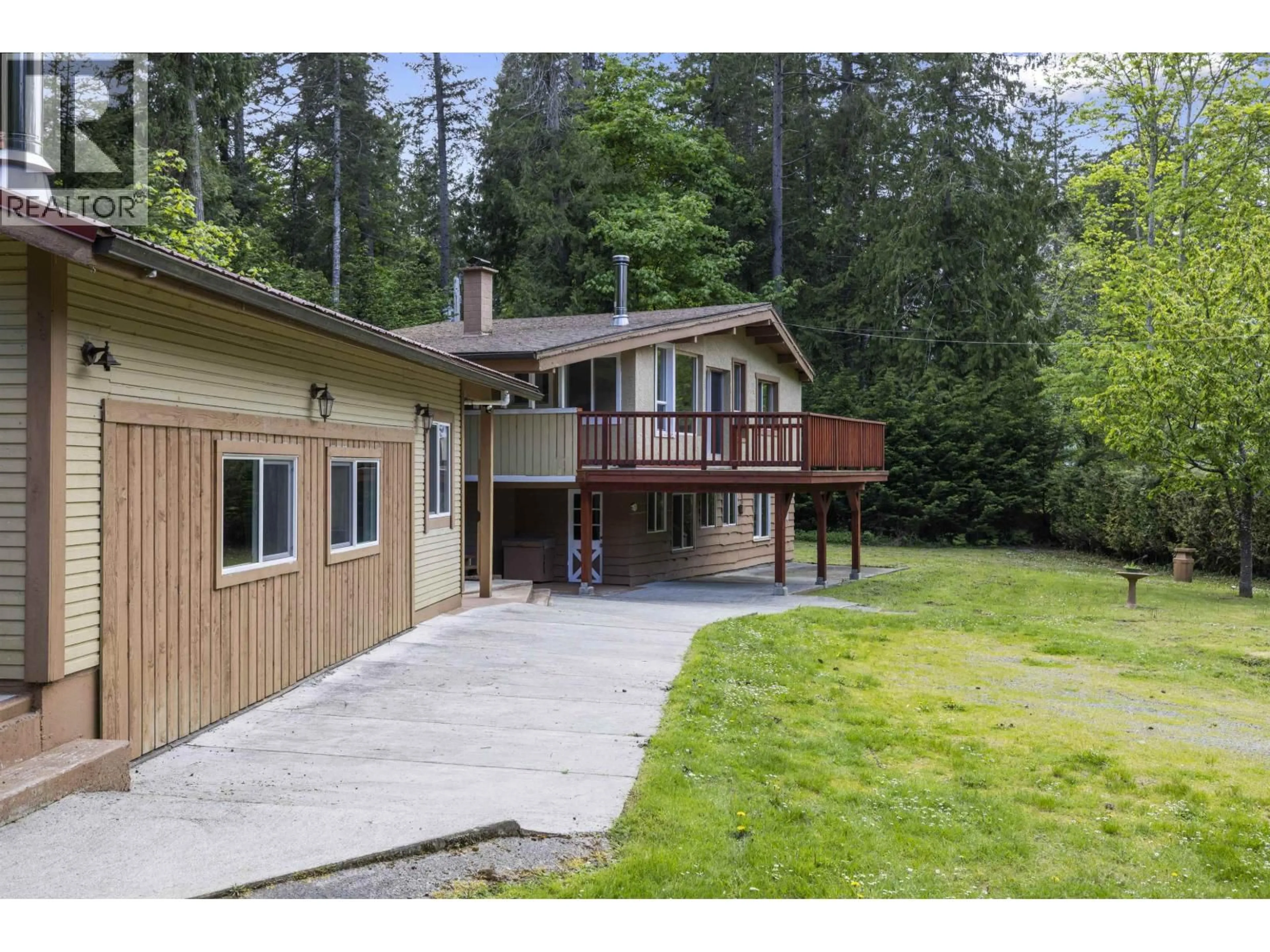 A pic from outside/outdoor area/front of a property/back of a property/a pic from drone, unknown for 255 RICARDO ROAD, Gabriola Island British Columbia V0R1X1