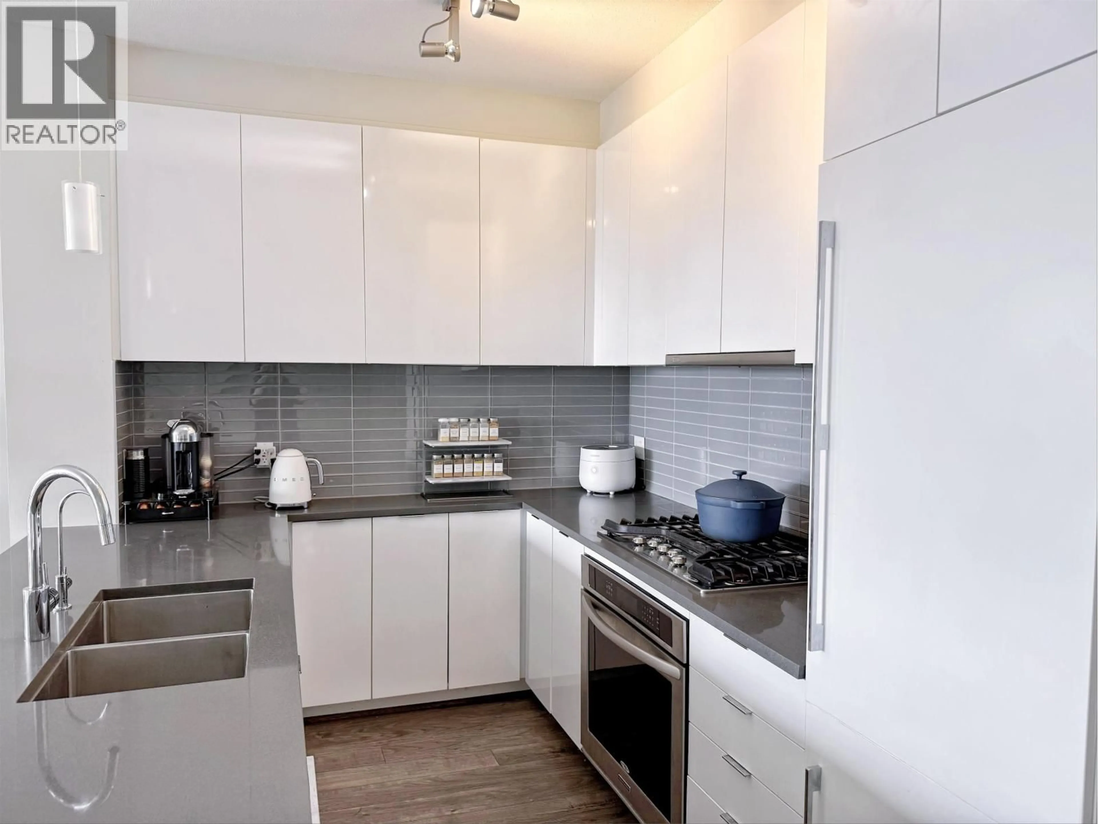 Unknown for 303 - 9399 ALEXANDRA ROAD, Richmond British Columbia V6X0L7