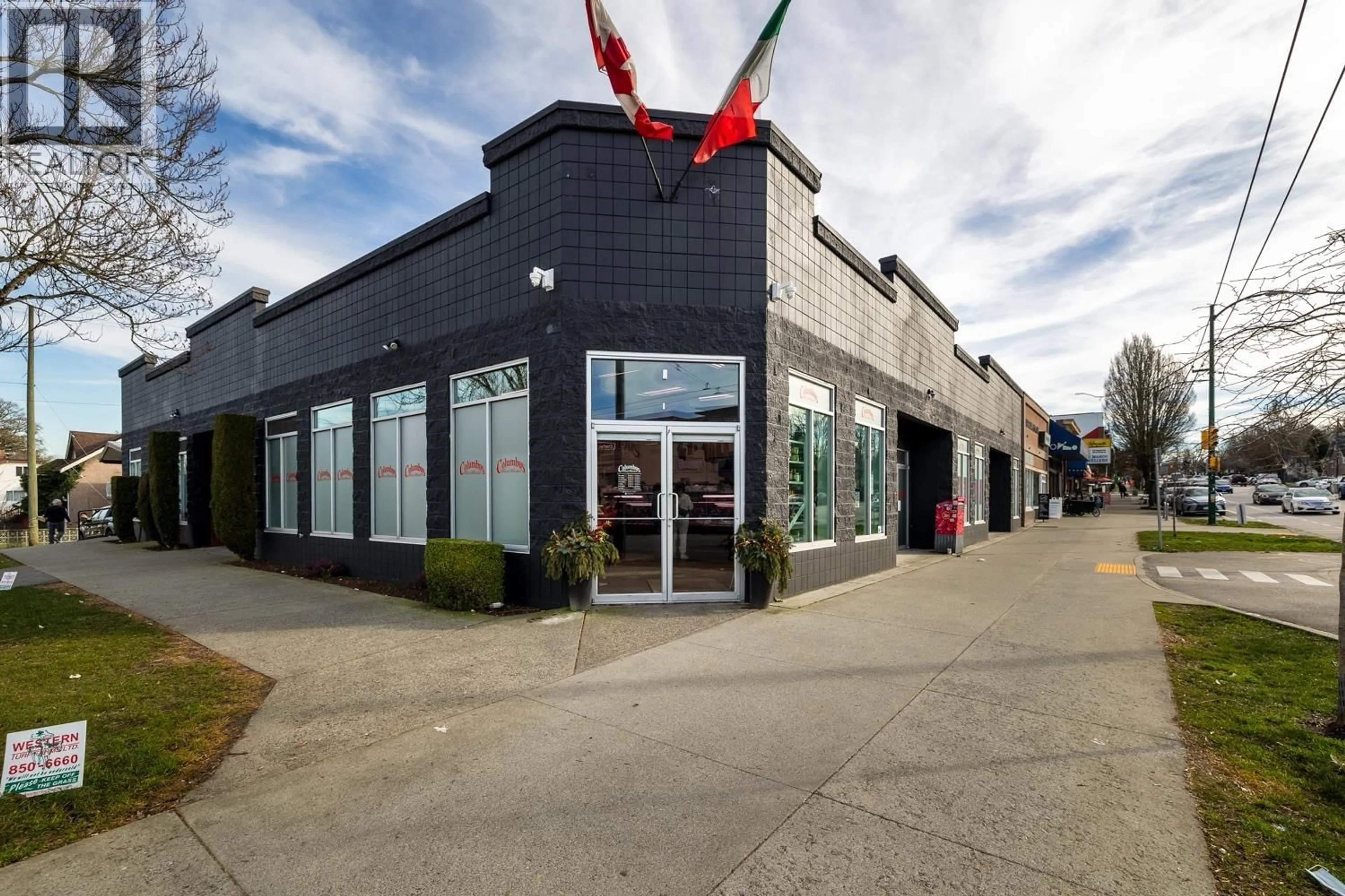Unknown for 2 - 2539 GRANT STREET, Vancouver British Columbia V5K3G6