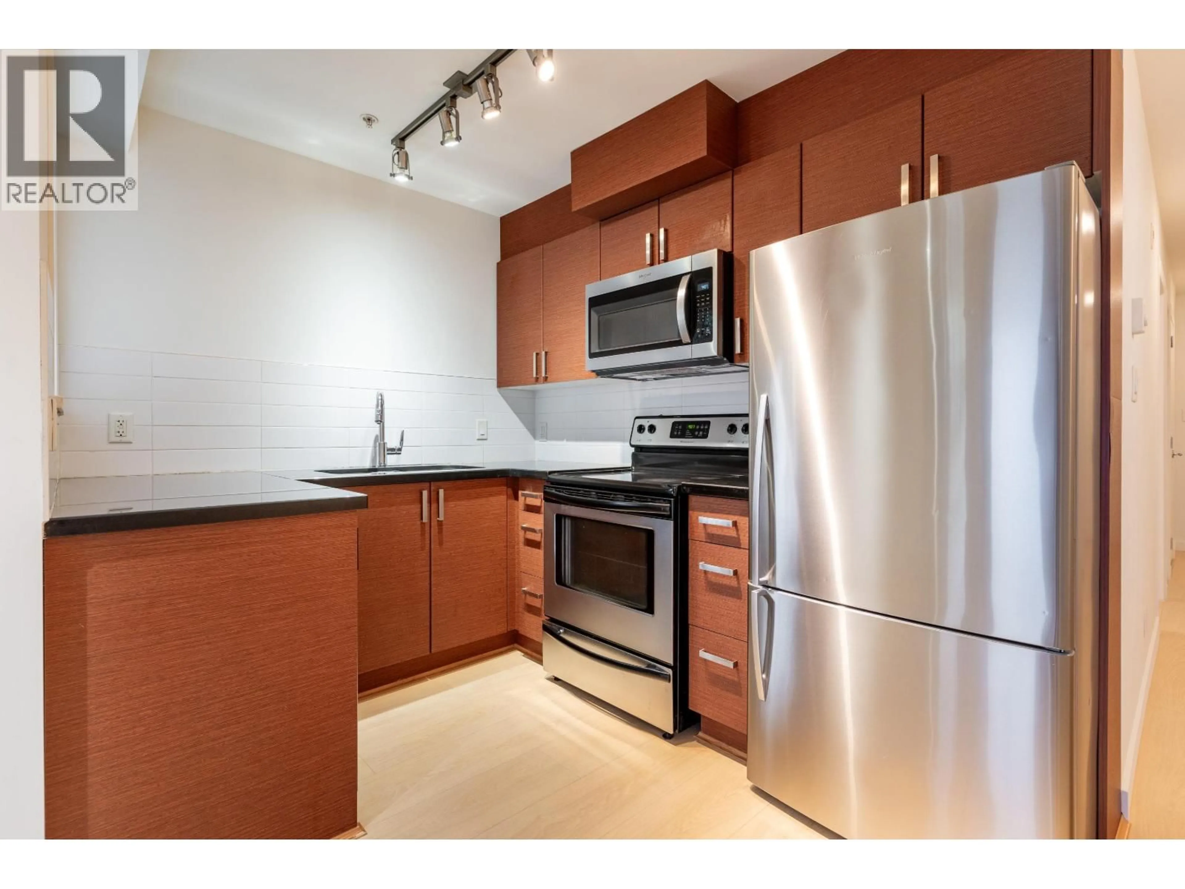 Standard kitchen, unknown for 102 - 930 16TH AVENUE, Vancouver British Columbia V5Z1T2