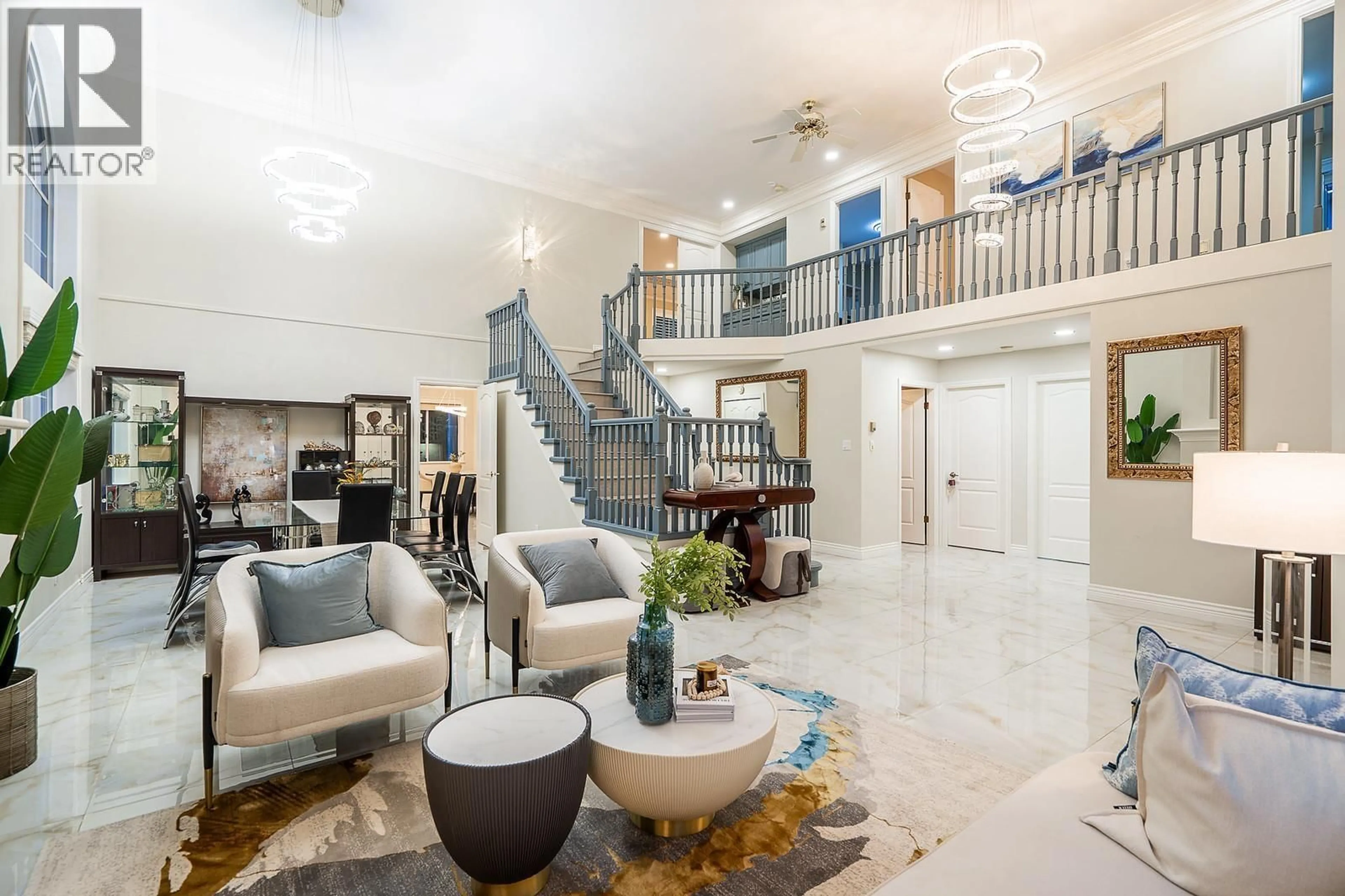 Indoor foyer for 5557 CORNWALL DRIVE, Richmond British Columbia V7C5M8