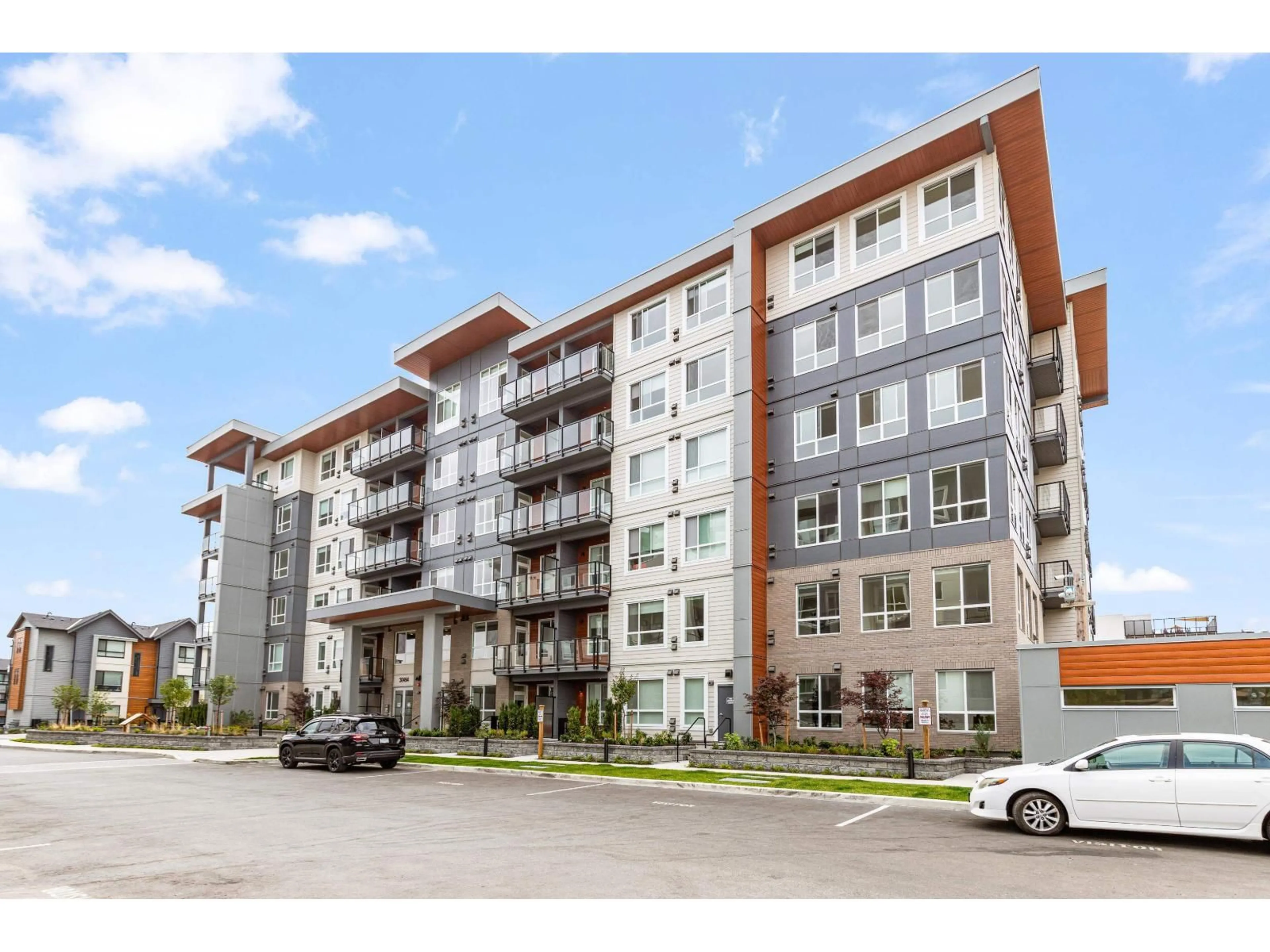 Unknown for 106 - 30494 CARDINAL, Abbotsford British Columbia V2T0M1