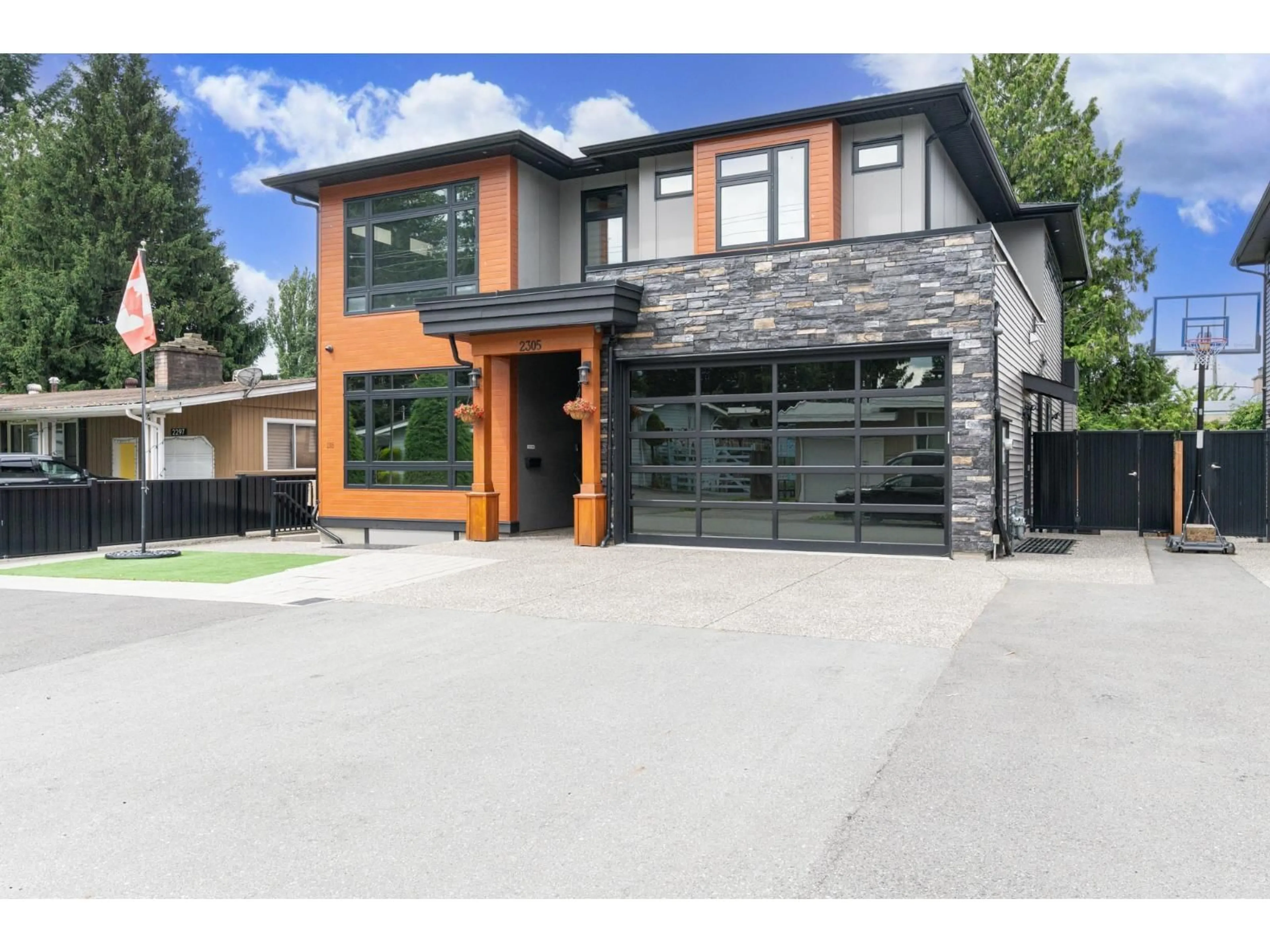Home with brick exterior material, street for 2305 LYNDEN, Abbotsford British Columbia V2T3B8