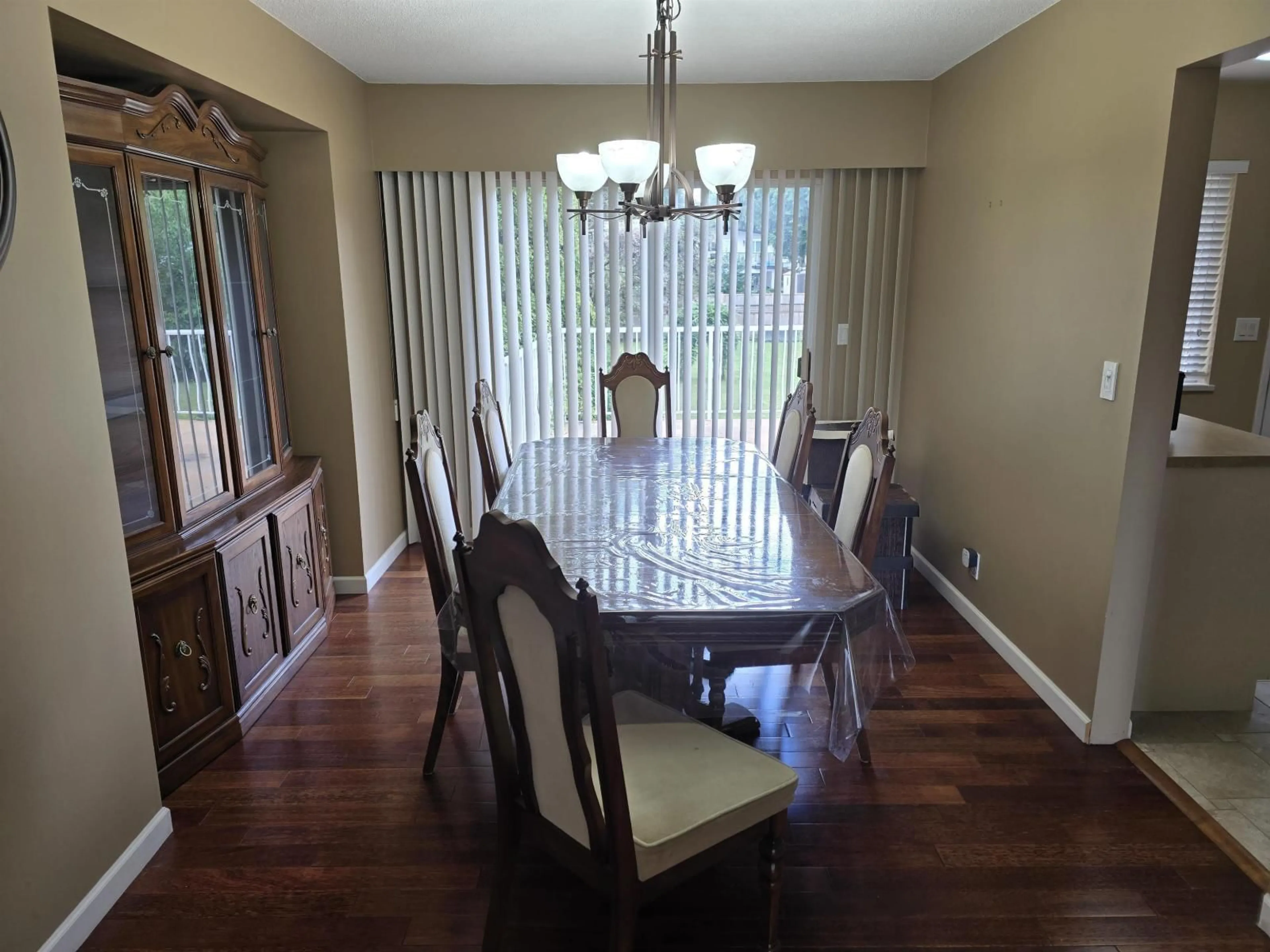 Dining room, wood/laminate floor for 14614 106TH, Surrey British Columbia V3R5Y1
