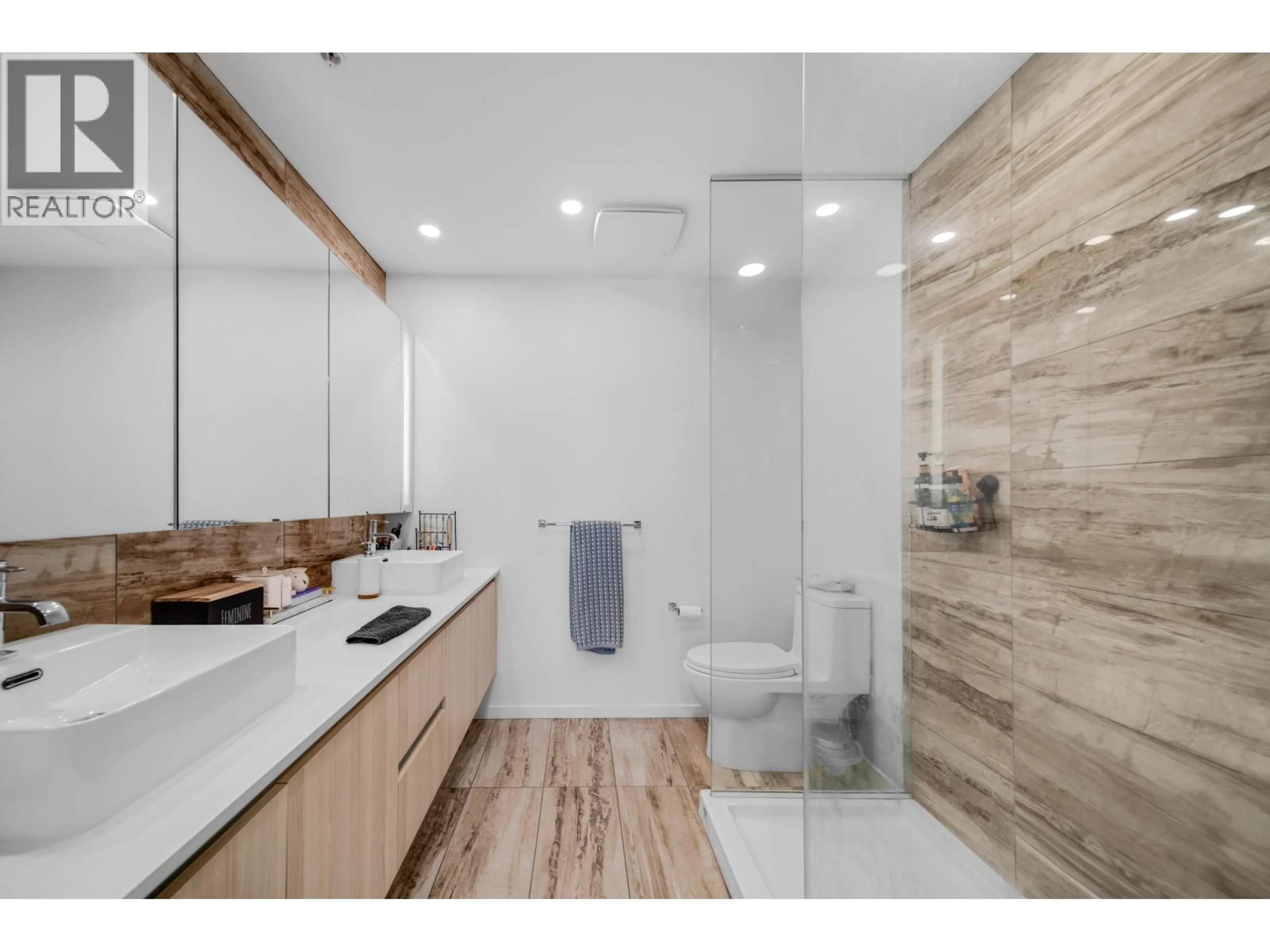Standard bathroom, ceramic/tile floor for 1308 - 1888 GILMORE AVENUE, Burnaby British Columbia V5C0L2