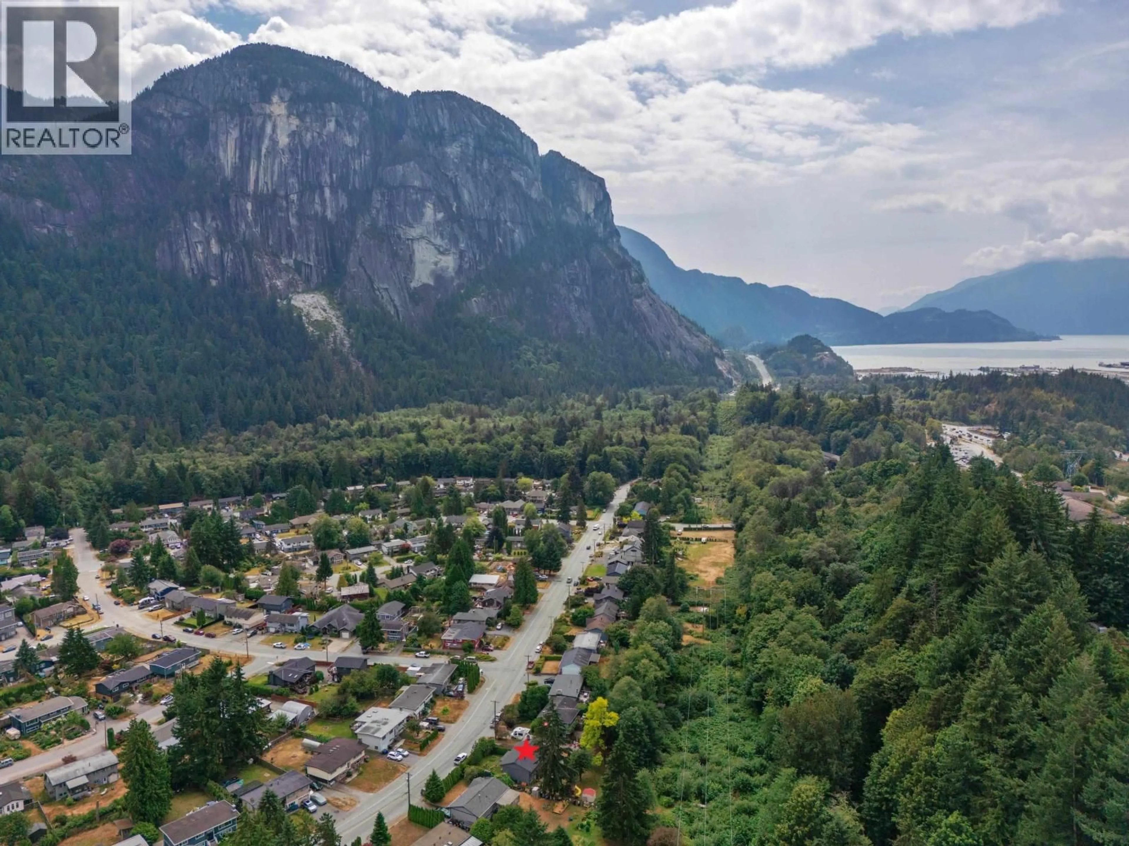 A pic from outside/outdoor area/front of a property/back of a property/a pic from drone, mountain view for 38137 WESTWAY AVENUE, Squamish British Columbia V8B0X6
