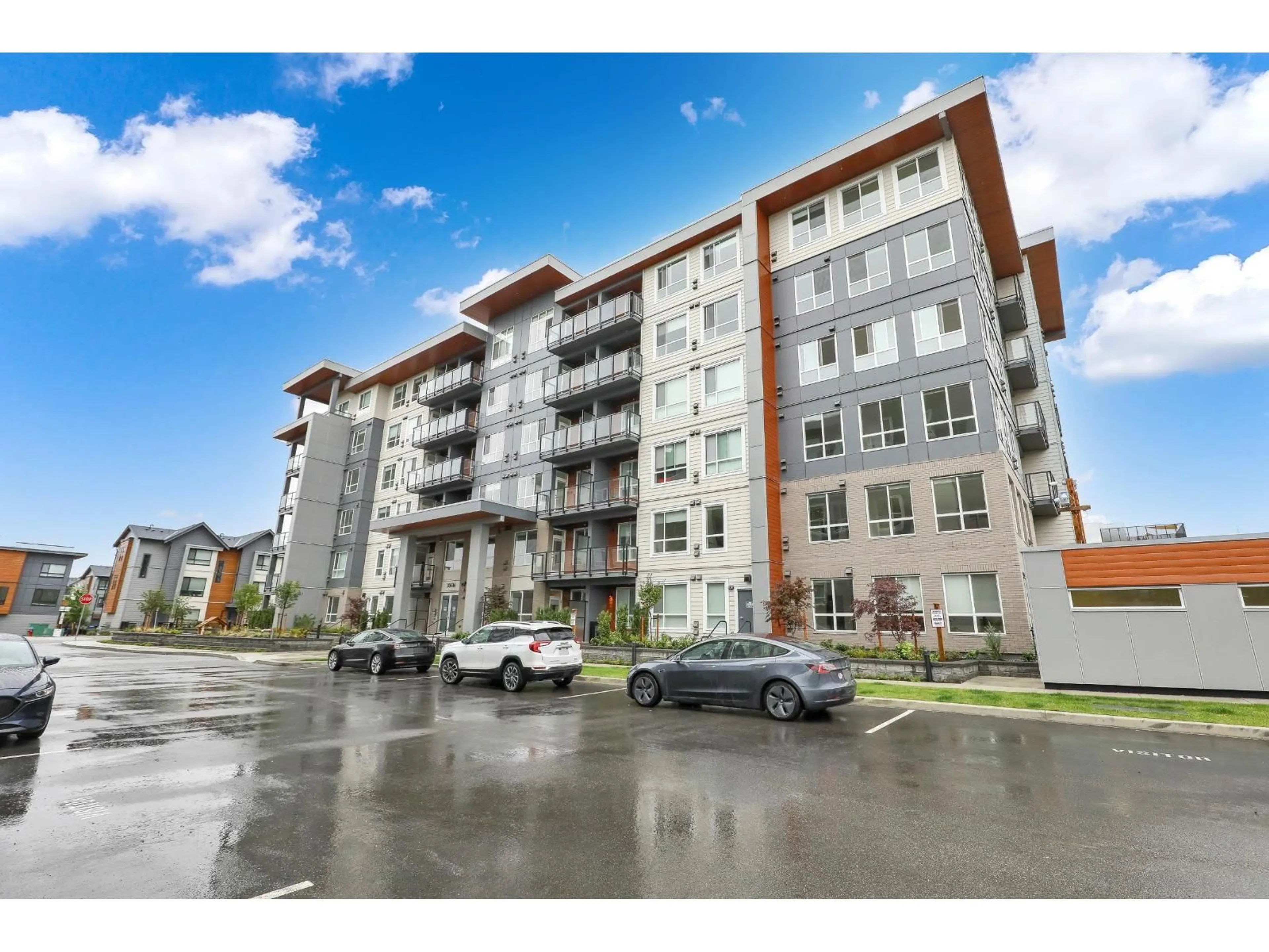 Unknown for 312 - 30494 CARDINAL, Abbotsford British Columbia V2T0A5