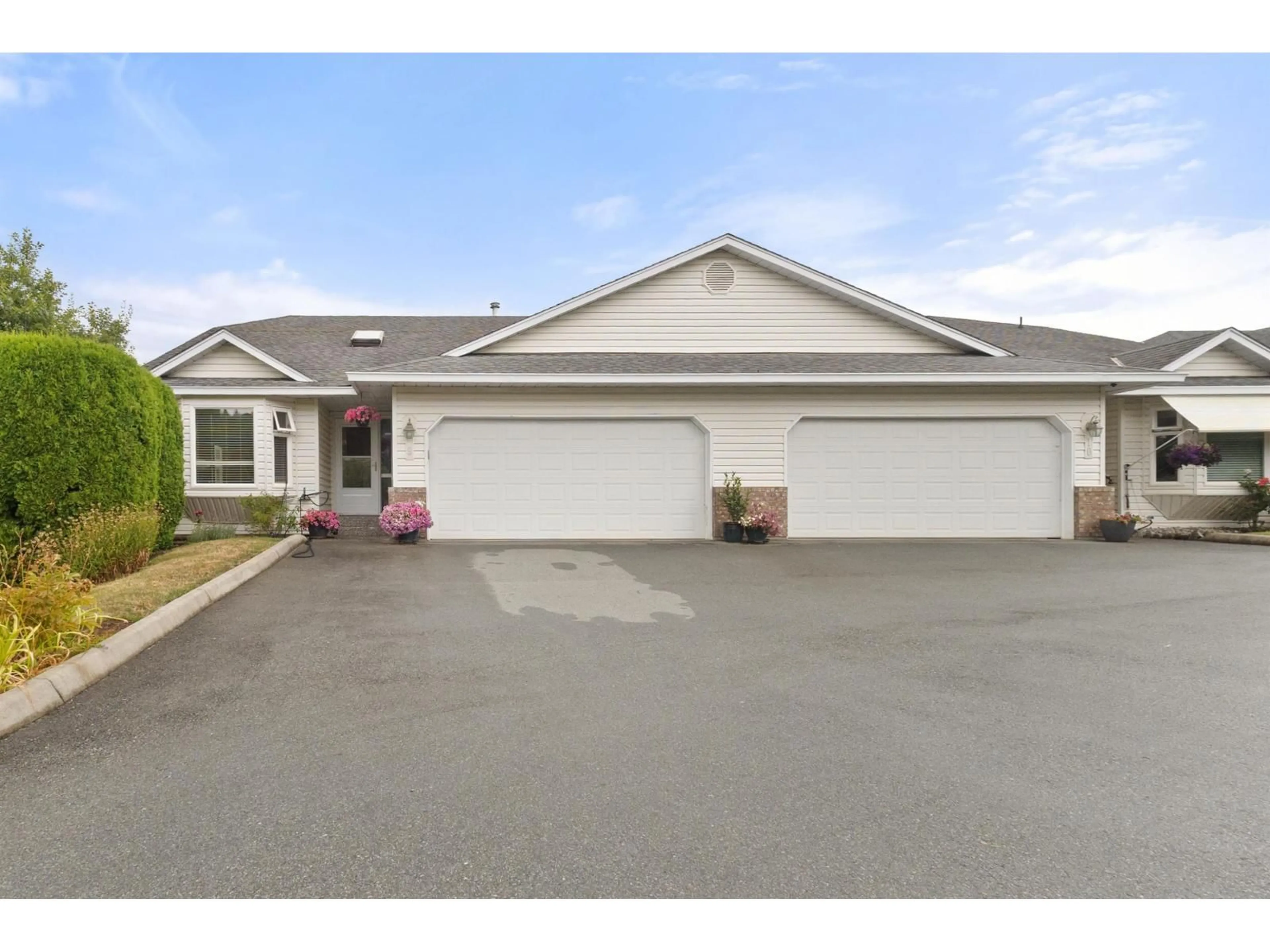 Indoor garage for 9 - 3054 TRAFALGAR, Abbotsford British Columbia V2S7X6