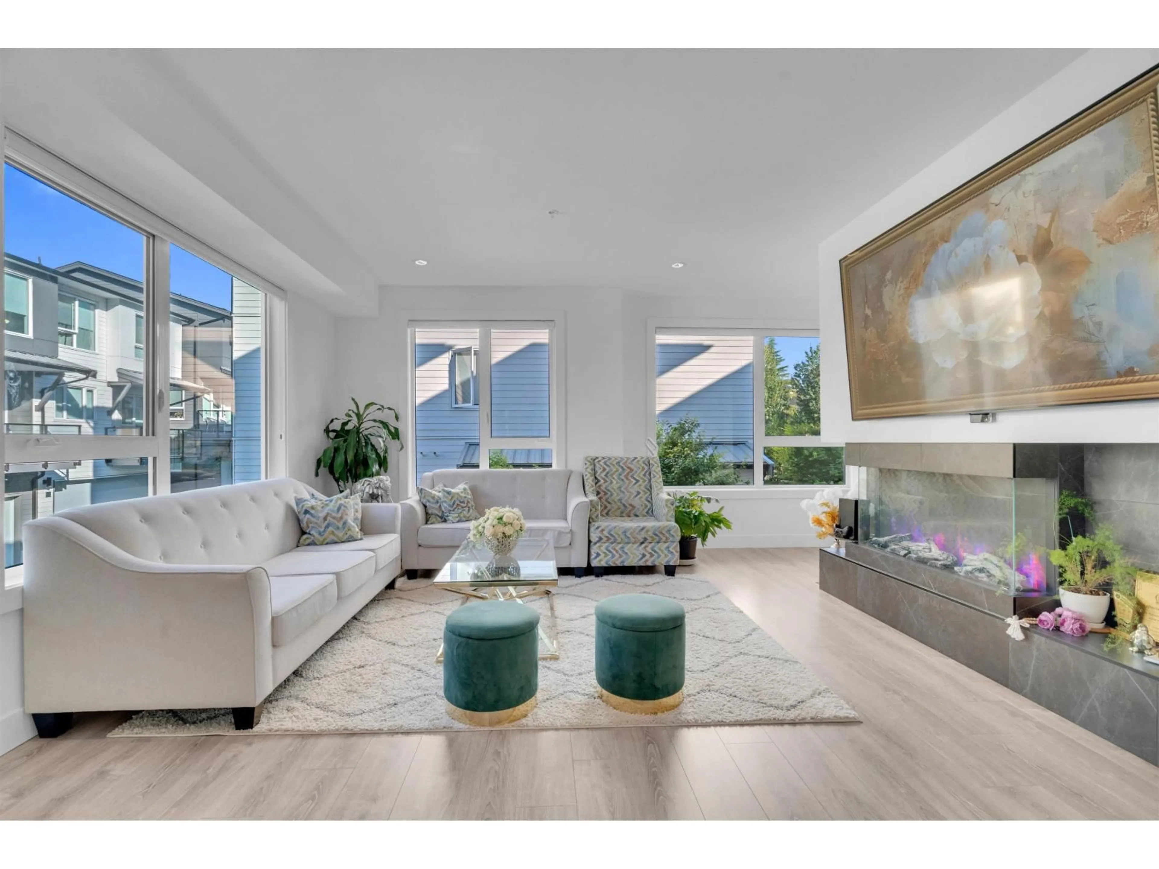 Living room with furniture, unknown for 24 - 15030 28, Surrey British Columbia V4P3N4