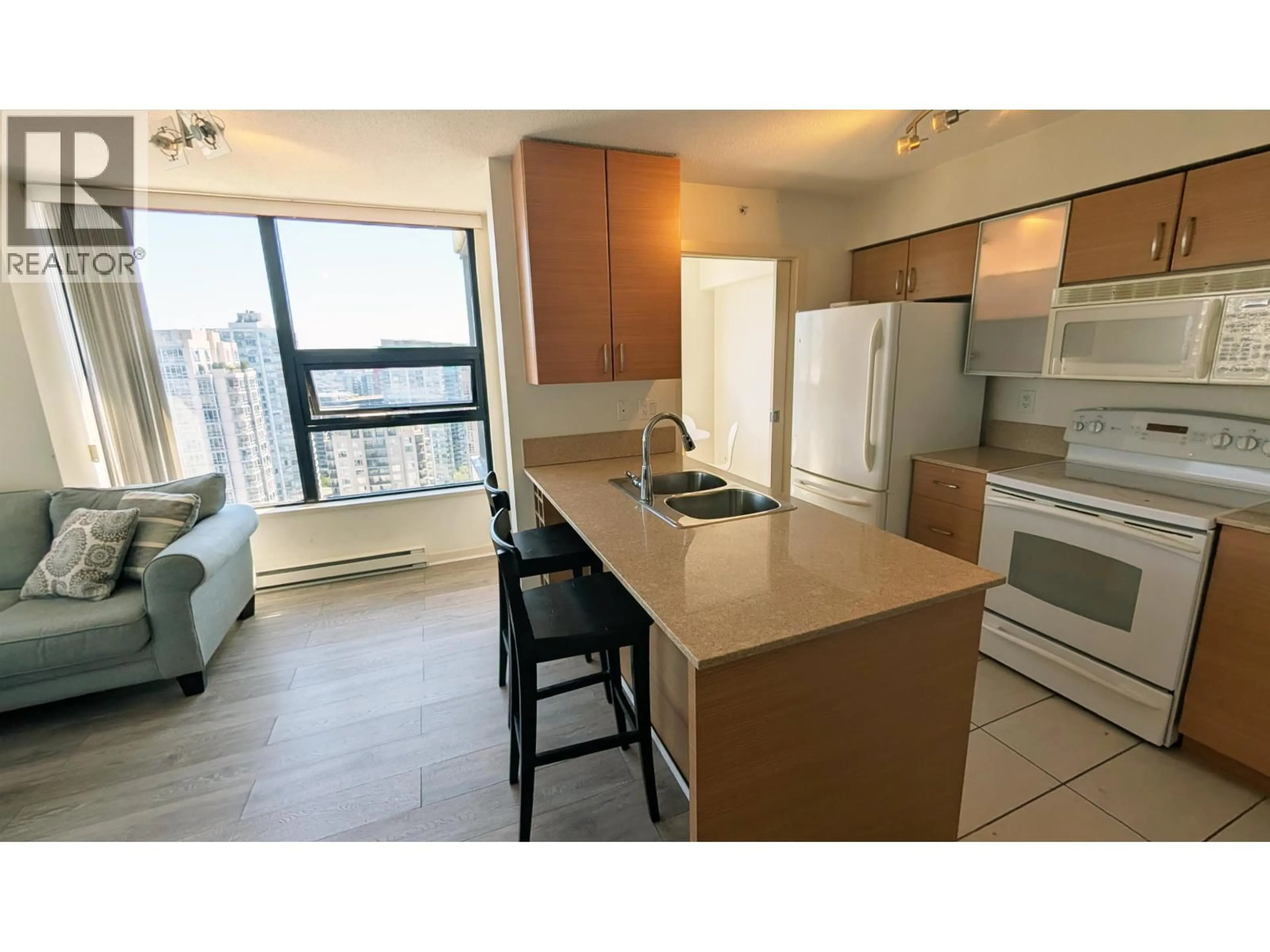 Standard kitchen, unknown for 2705 - 977 MAINLAND STREET, Vancouver British Columbia V6B1T2