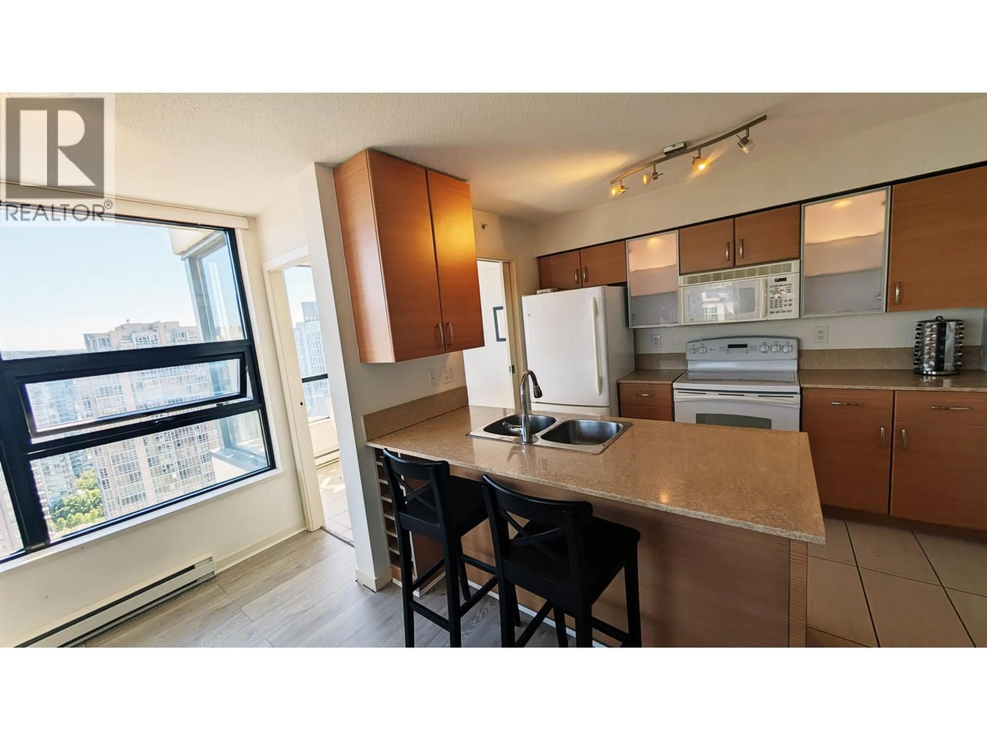 Standard kitchen, unknown for 2705 - 977 MAINLAND STREET, Vancouver British Columbia V6B1T2