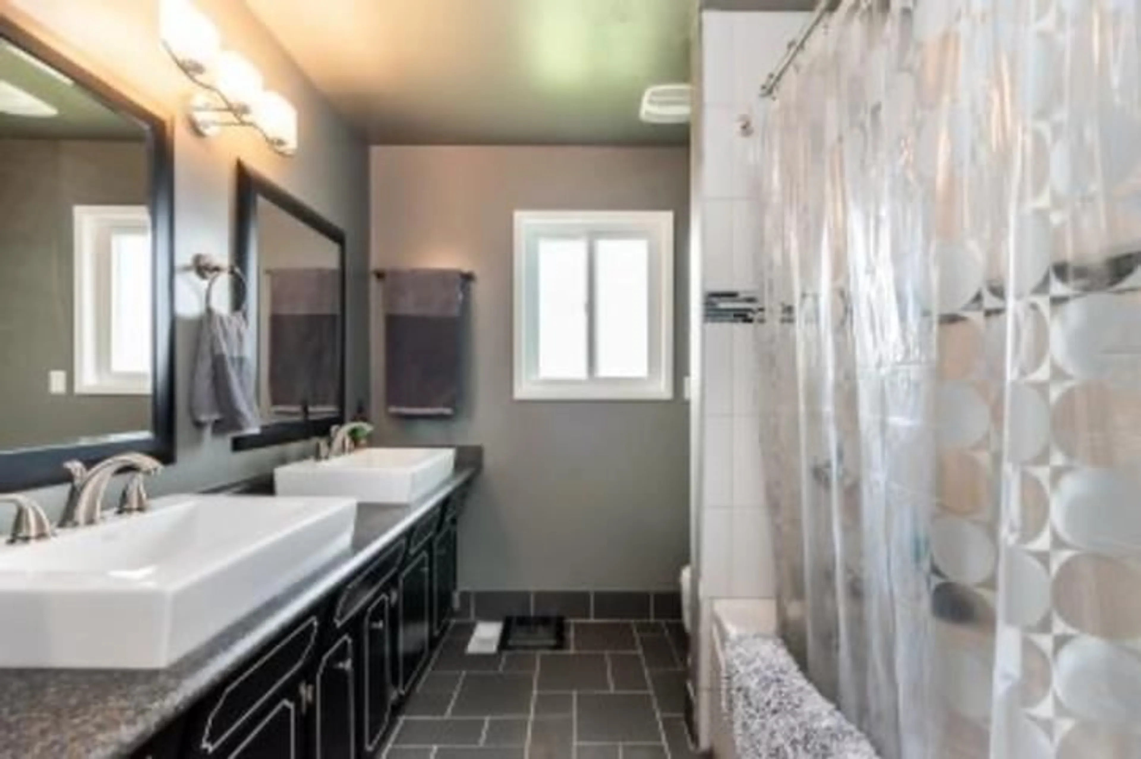 Contemporary bathroom, ceramic/tile floor for 2255 BEAVER, Abbotsford British Columbia V2T3C9