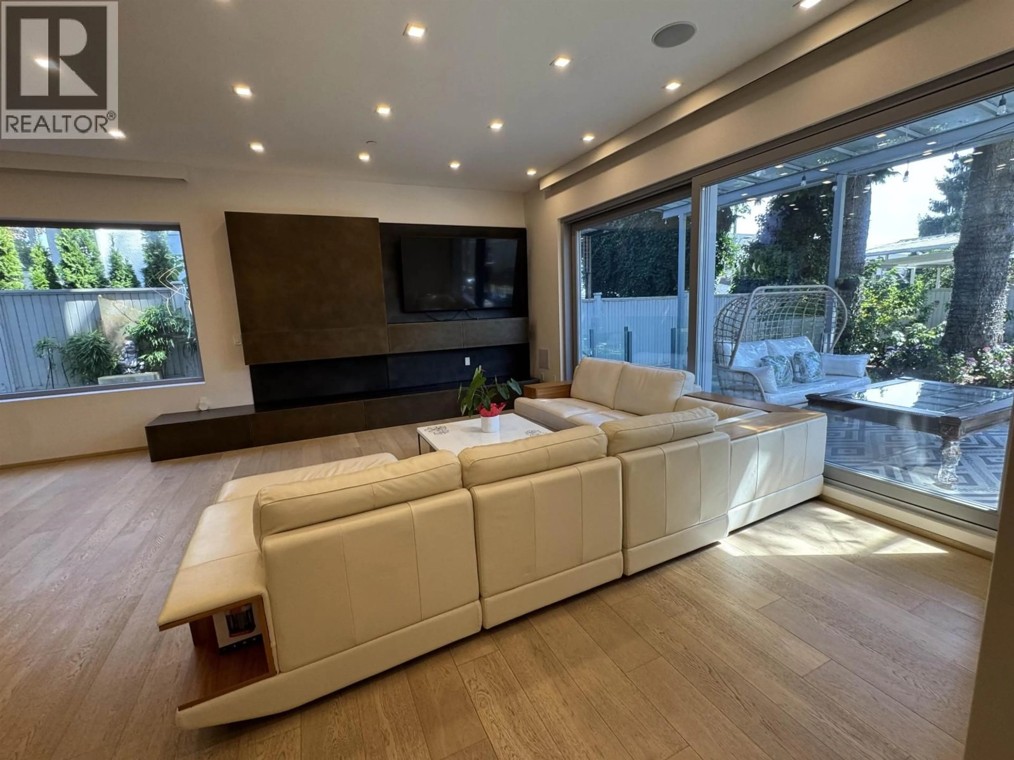 Home theater for 1076 PARK DRIVE, Vancouver British Columbia V6P2J5