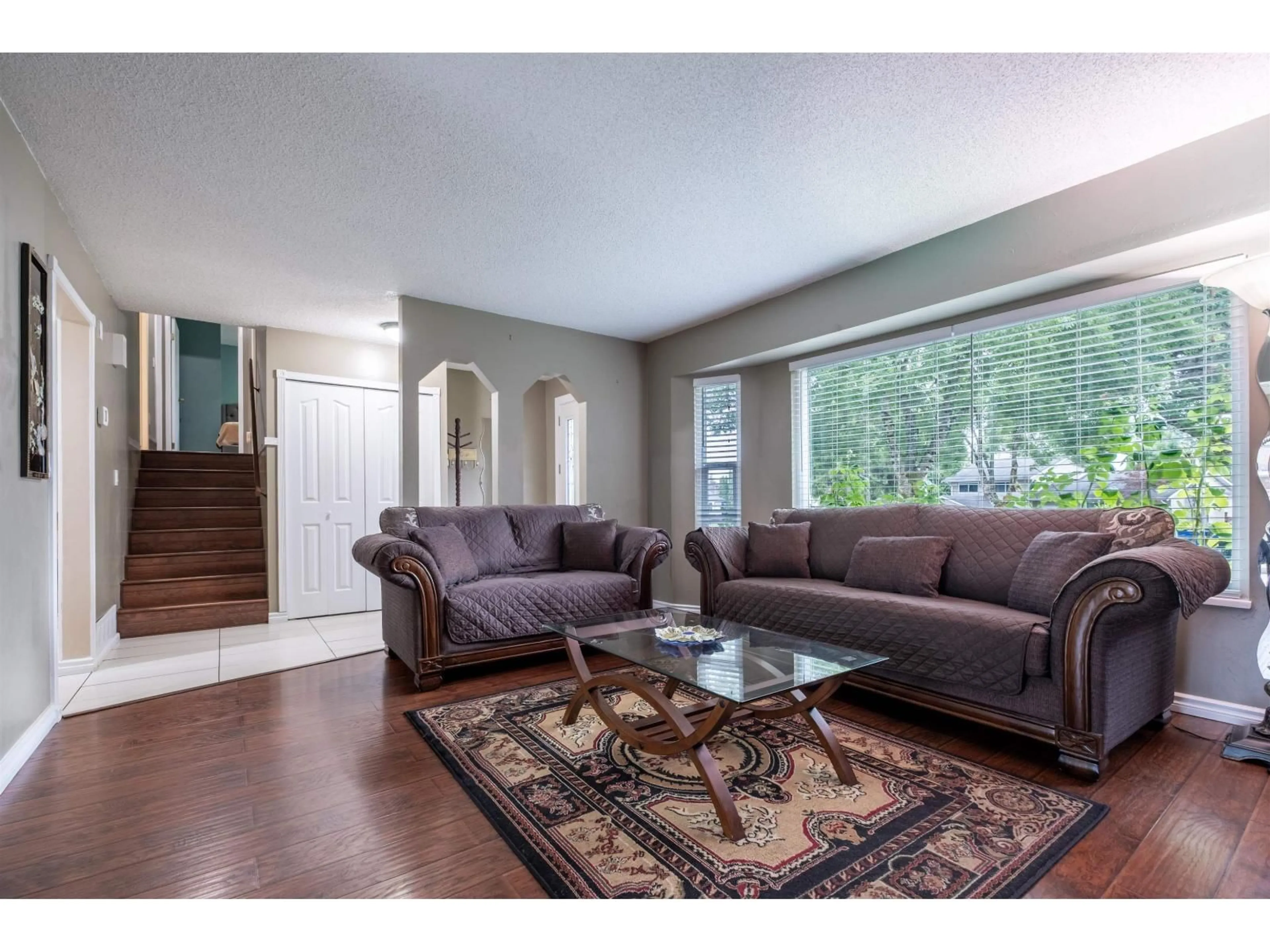 Living room with furniture, unknown for 9222 132A, Surrey British Columbia V3V7E1