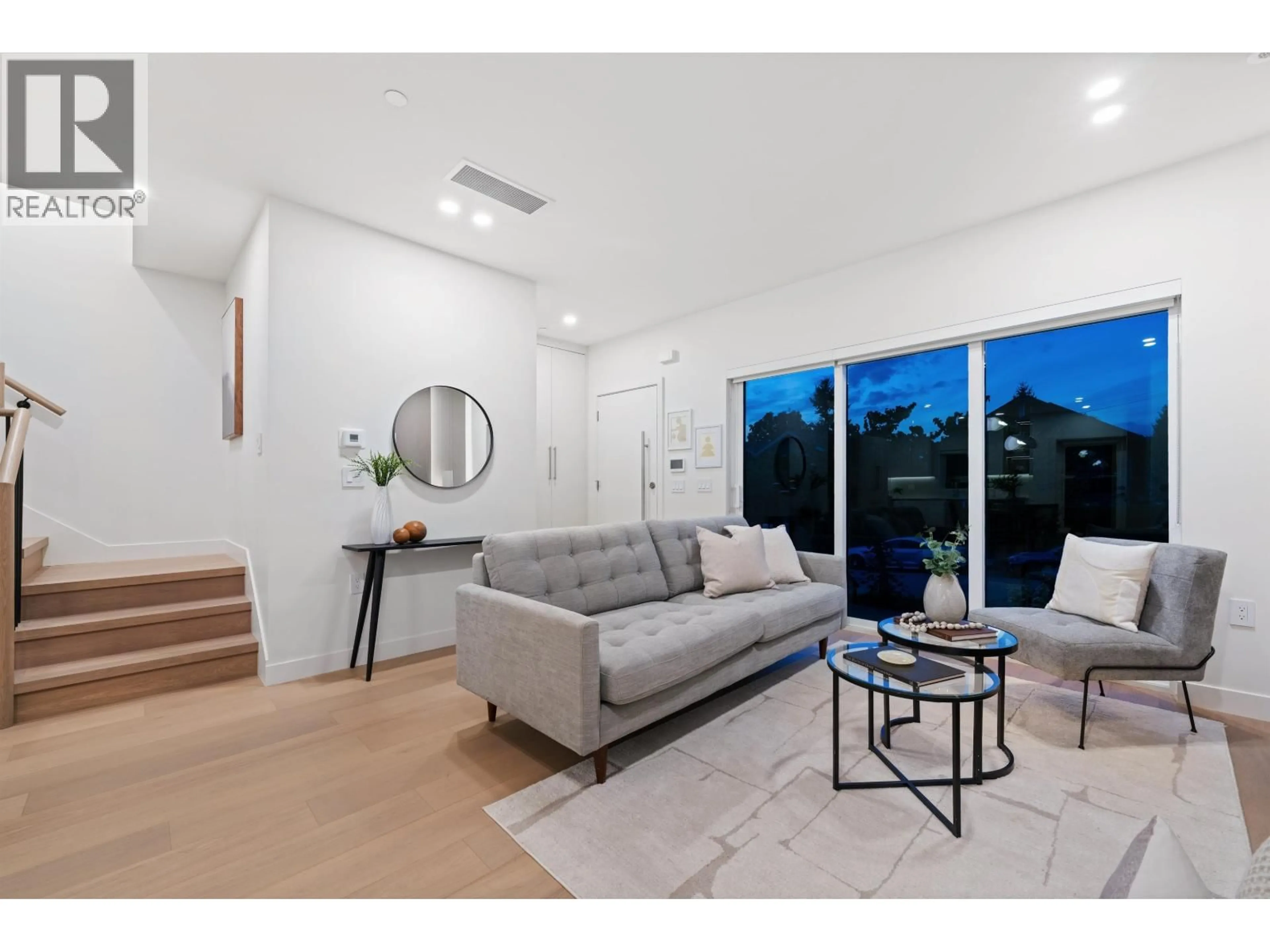 Living room with furniture, unknown for 2 - 1632 21ST AVENUE, Vancouver British Columbia V5N2N5
