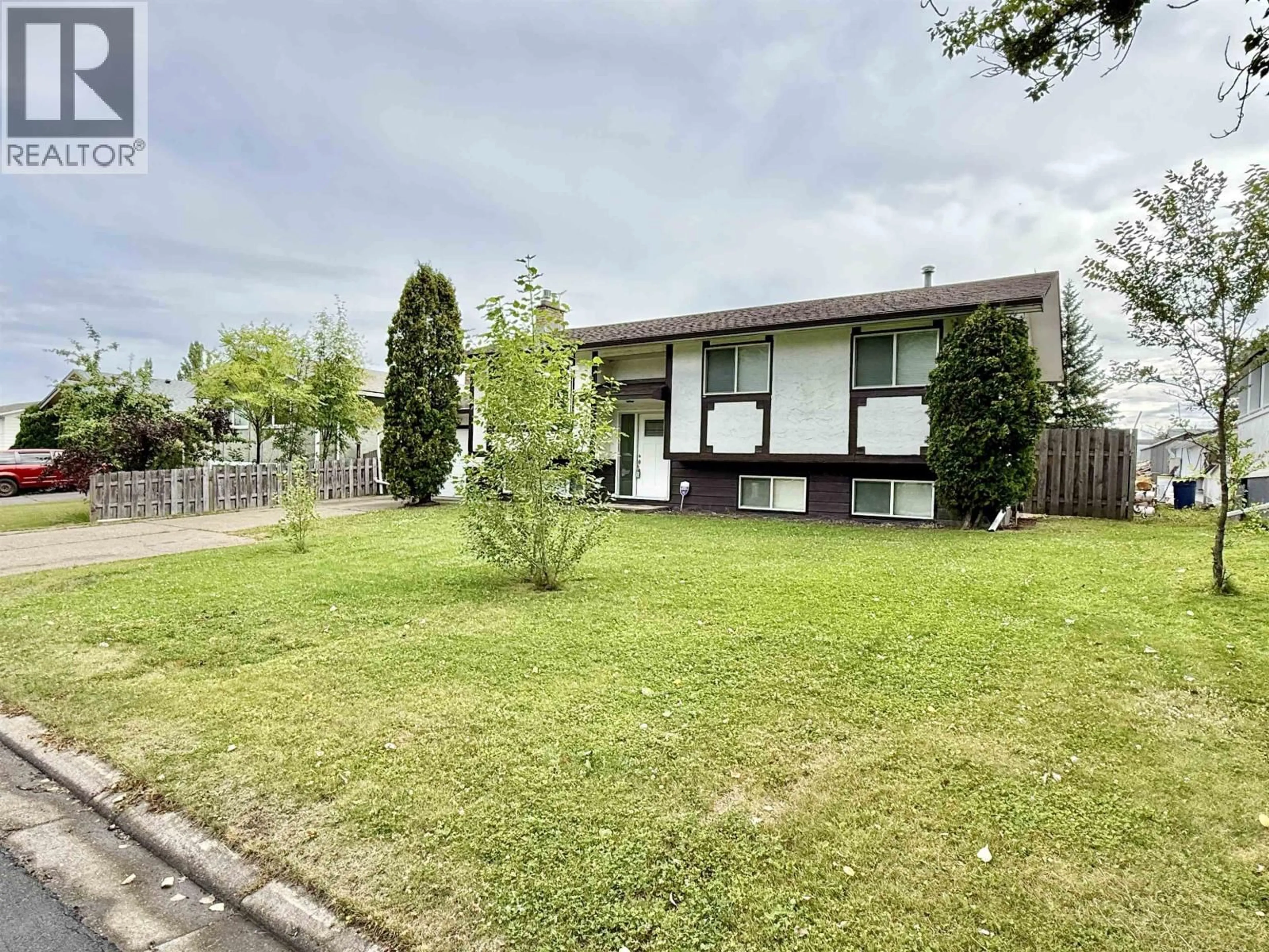 A pic from outside/outdoor area/front of a property/back of a property/a pic from drone, street for 580 WOLVERINE STREET, Prince George British Columbia V2M5M2