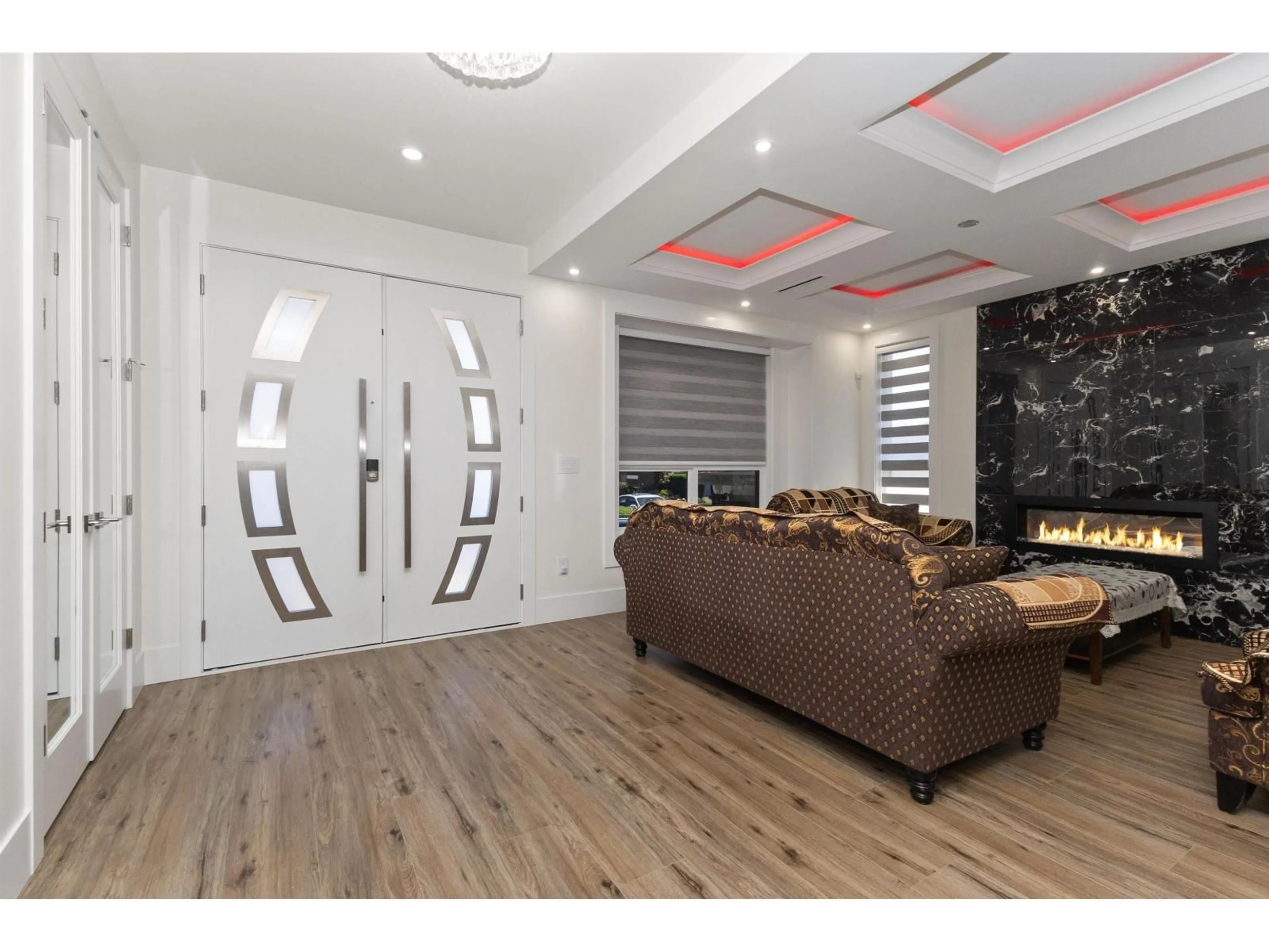 Indoor foyer for 2357 ALDER, Abbotsford British Columbia V2T2N6