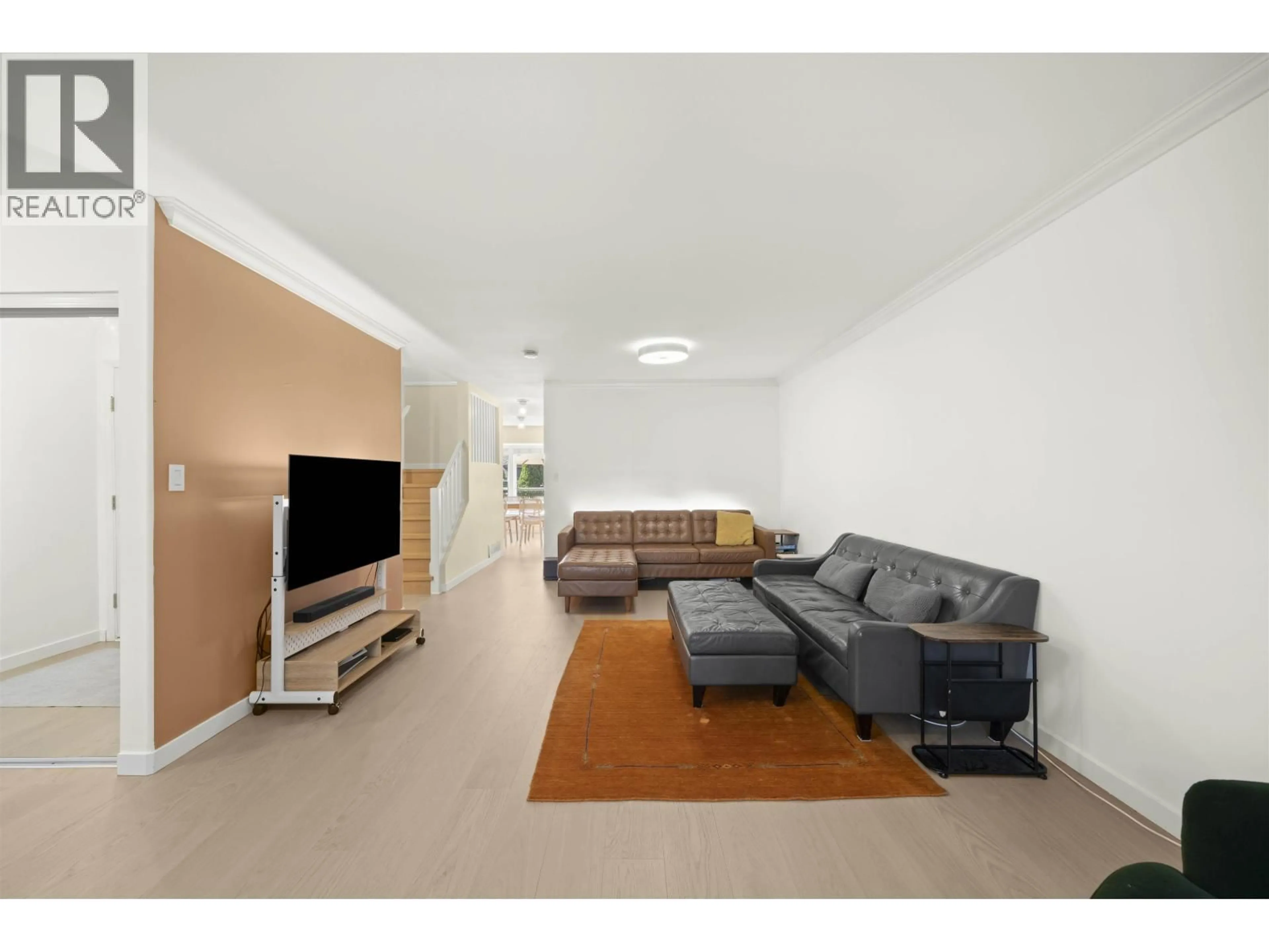 Unknown for 111 - 225 6TH STREET, North Vancouver British Columbia V7L1P4