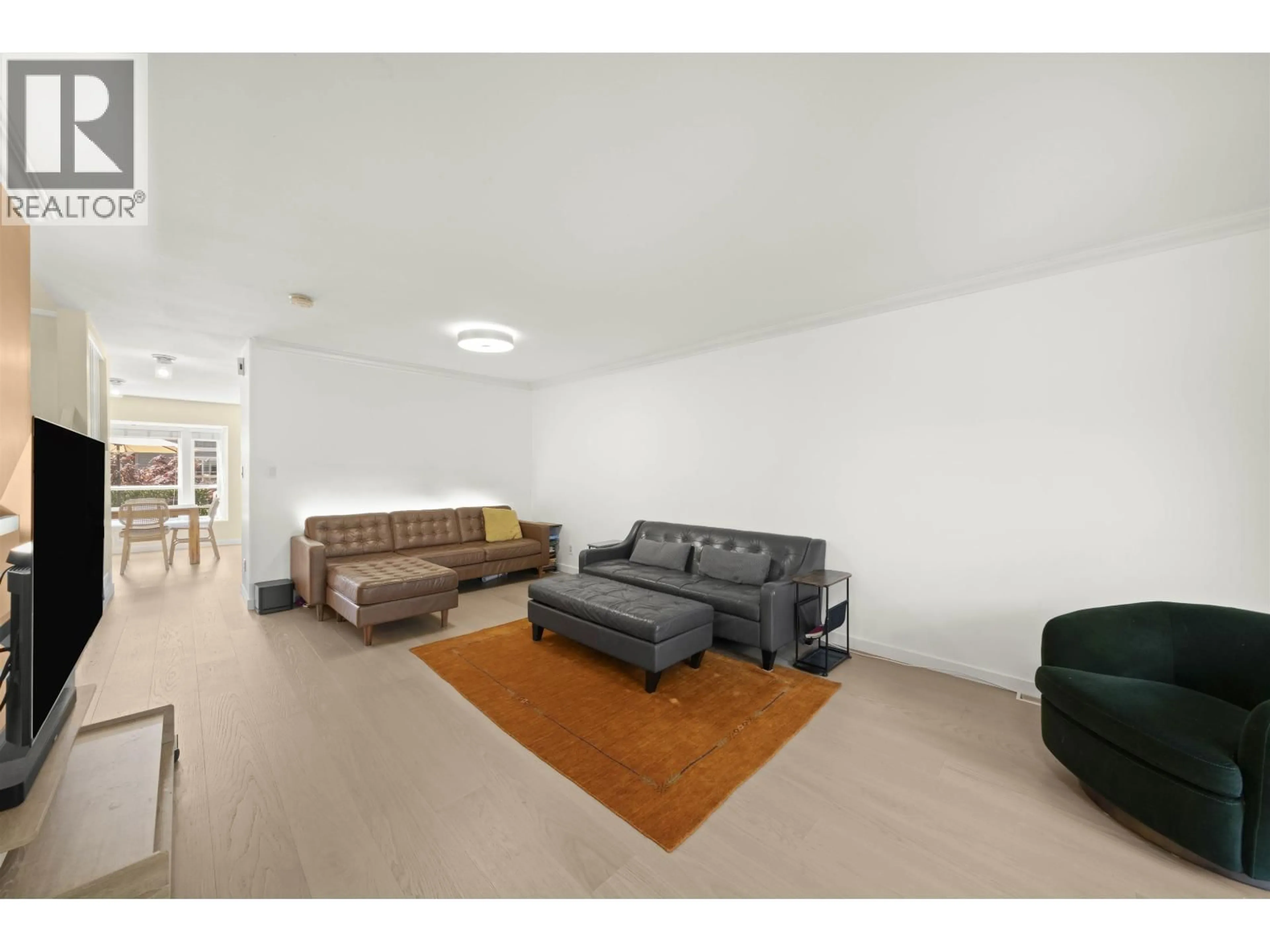 Unknown for 111 - 225 6TH STREET, North Vancouver British Columbia V7L1P4