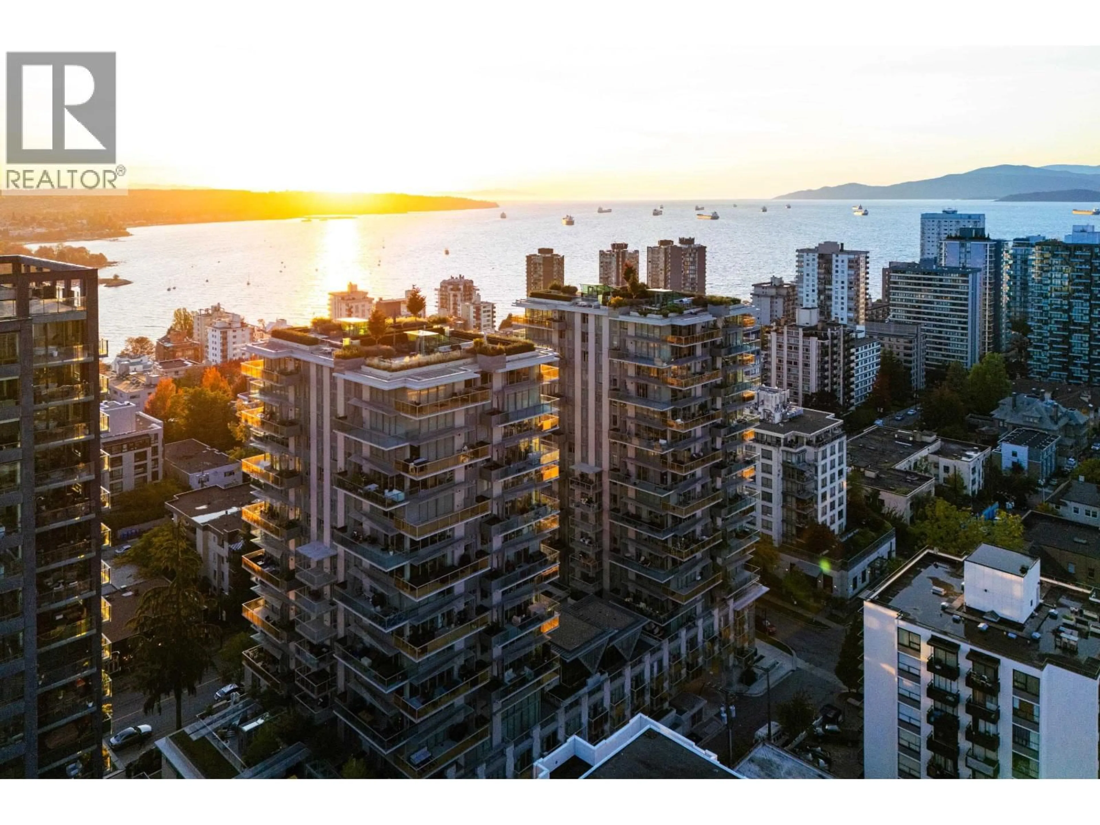 A pic from outside/outdoor area/front of a property/back of a property/a pic from drone, city buildings view from balcony for 405 - 1365 DAVIE STREET, Vancouver British Columbia V6E1N5