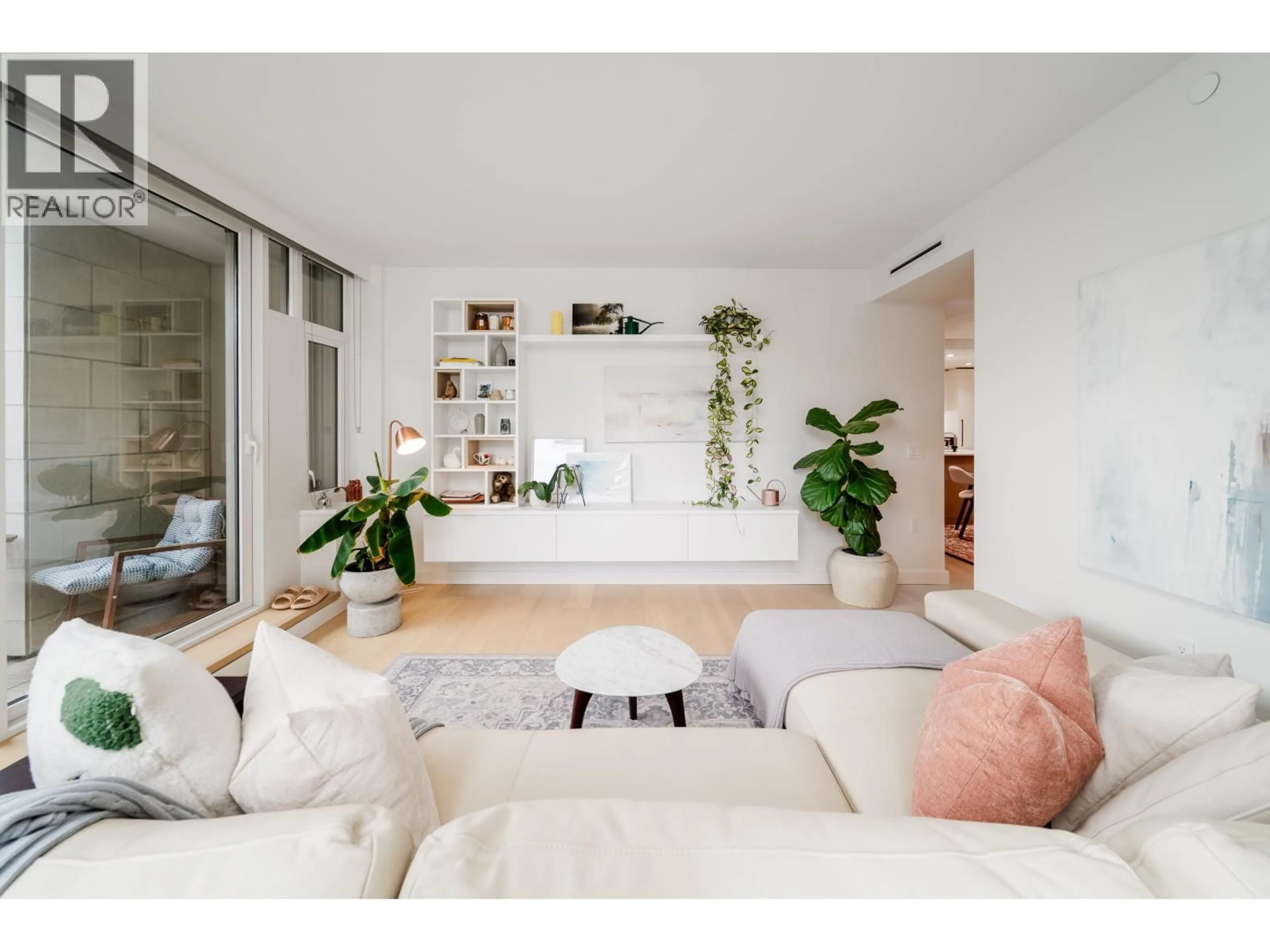 Living room with furniture, unknown for 405 - 1365 DAVIE STREET, Vancouver British Columbia V6E1N5