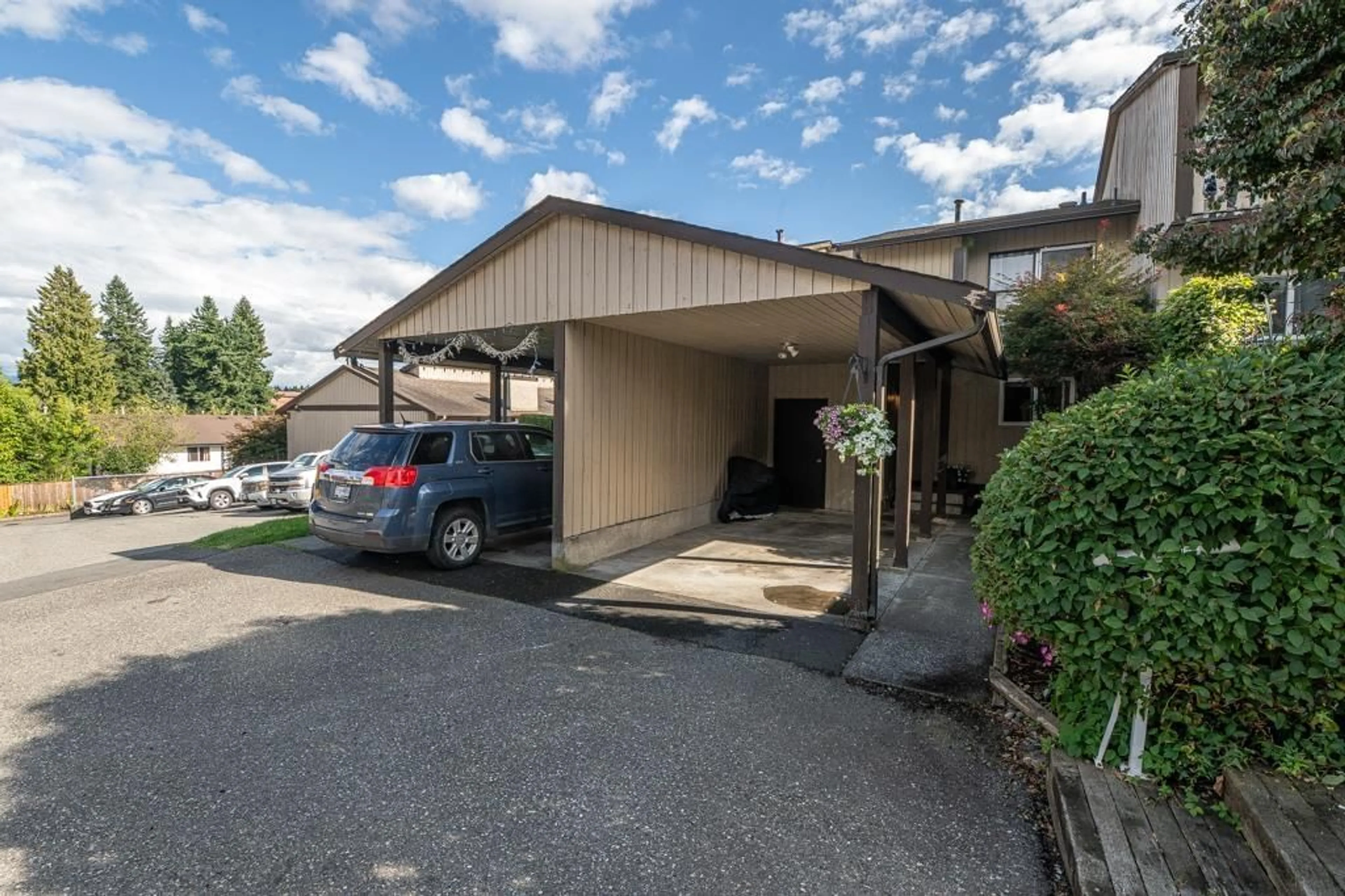 Indoor garage for 9 - 32870 BEVAN, Abbotsford British Columbia V2S6R3
