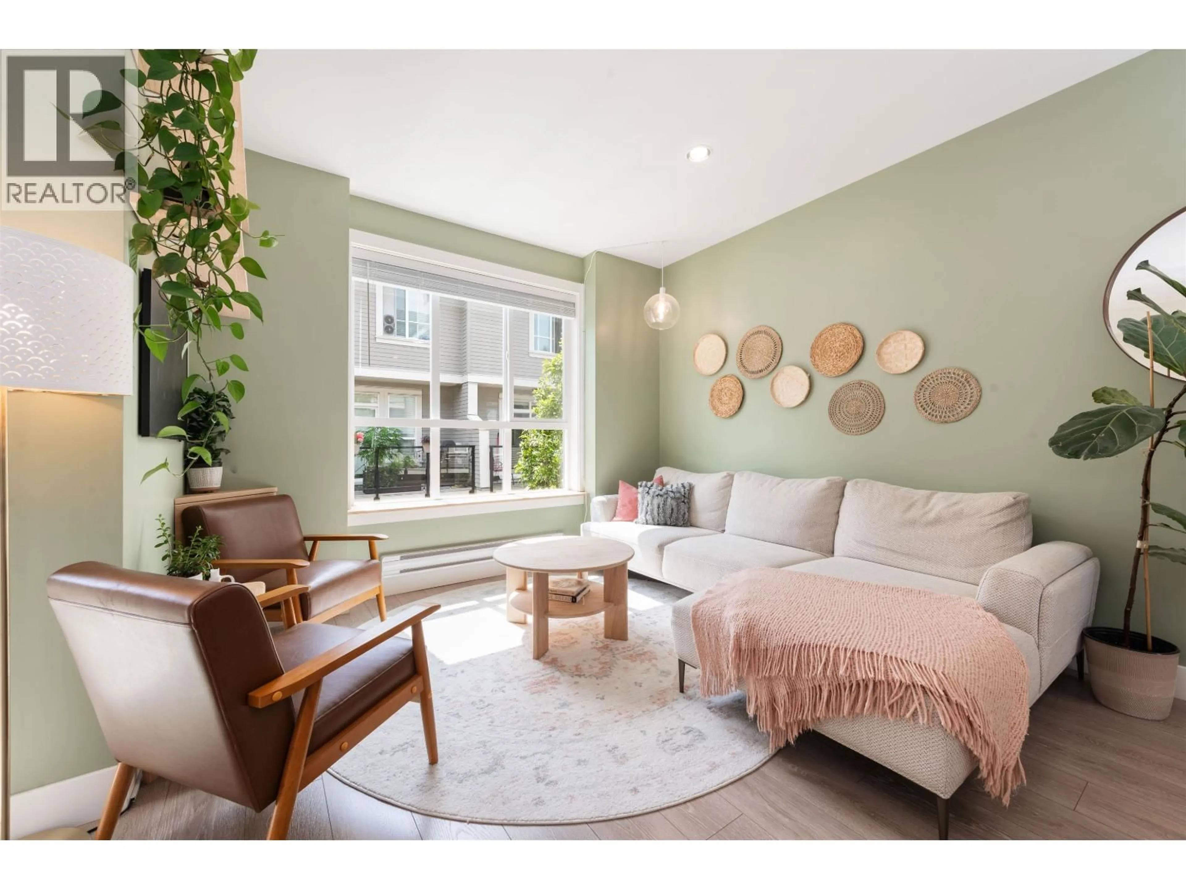 Living room with furniture, unknown for 2 - 4949 47A AVENUE, Delta British Columbia V4K1T6