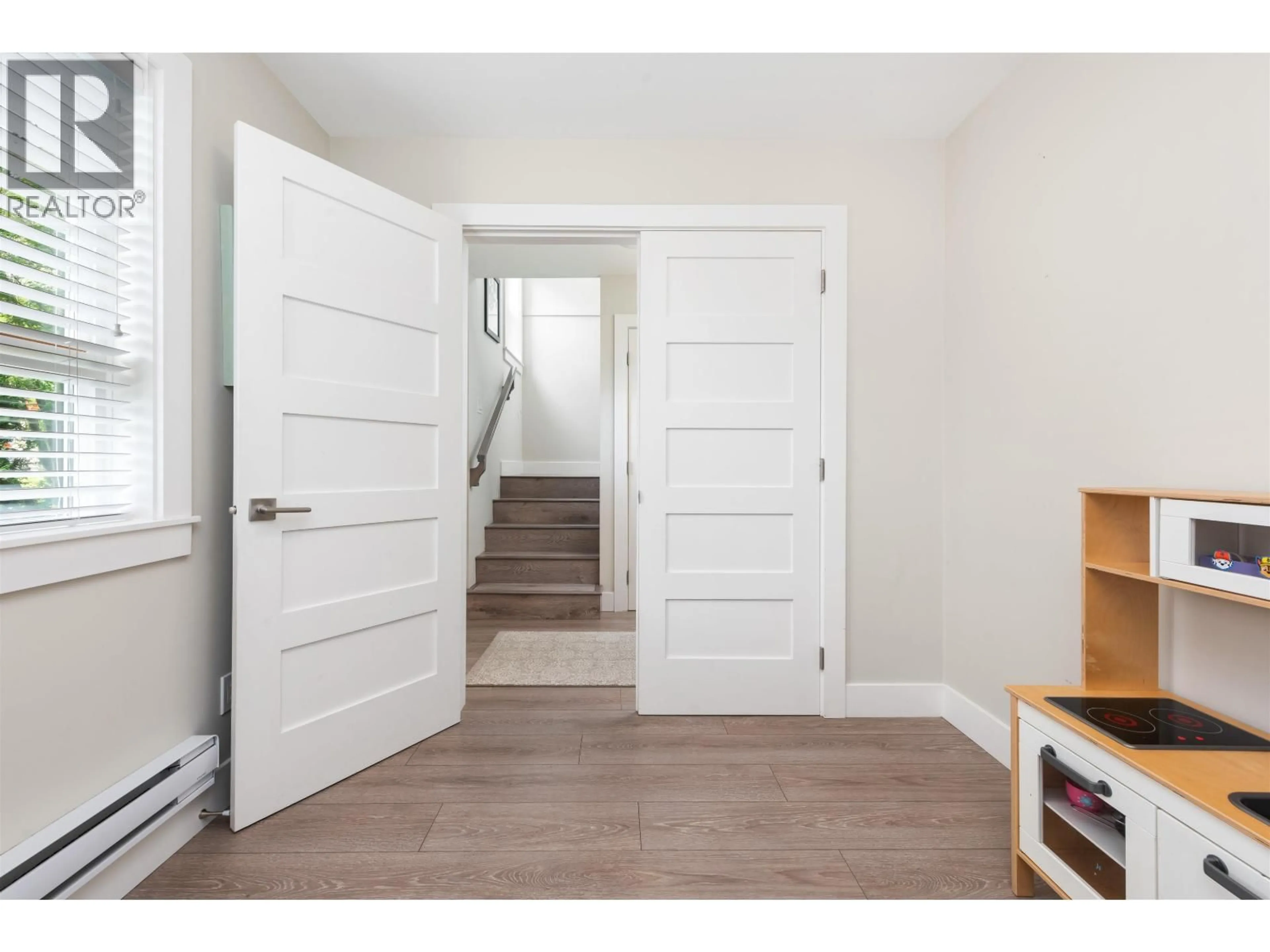 Indoor entryway for 2 - 4949 47A AVENUE, Delta British Columbia V4K1T6