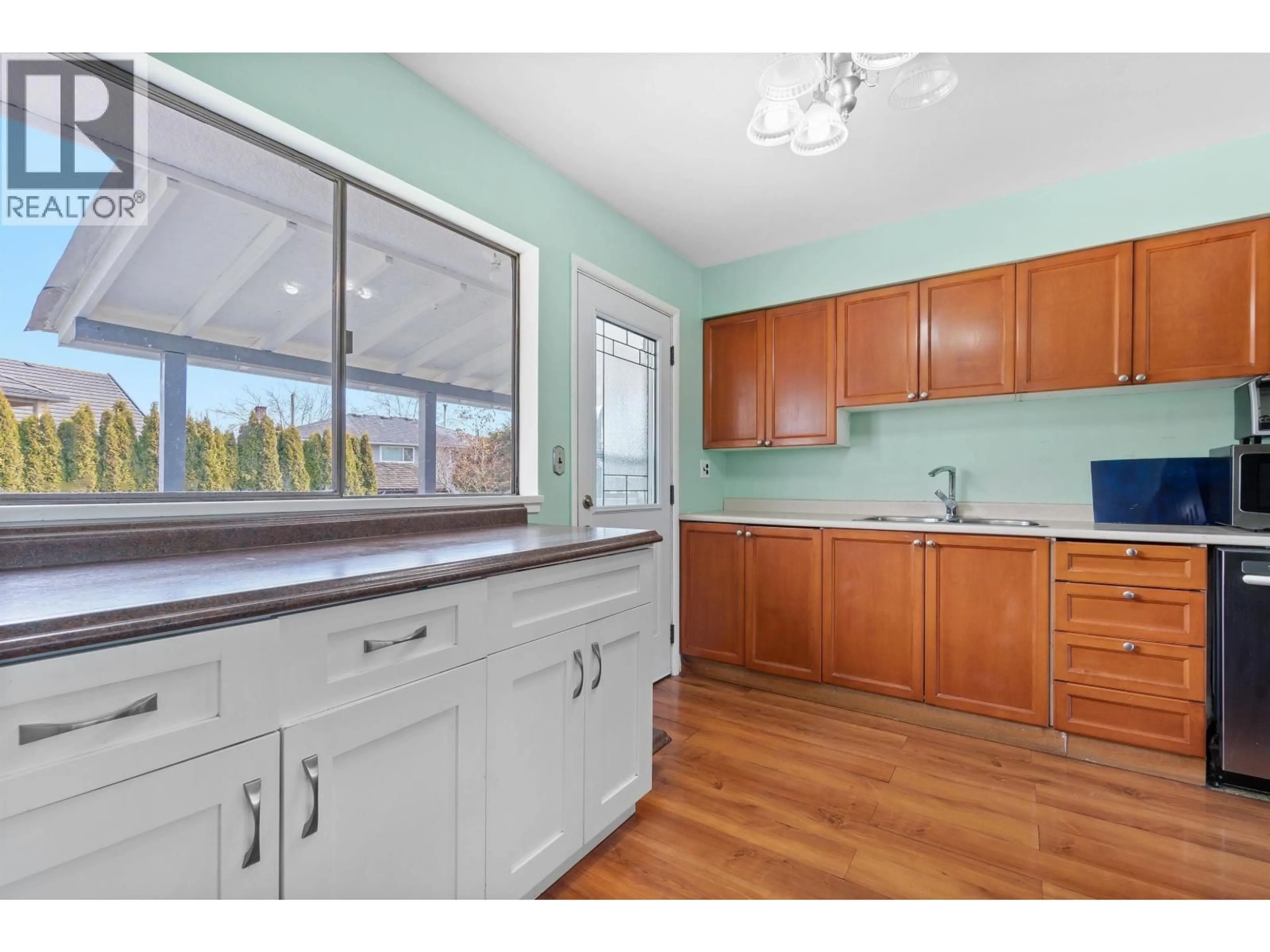 Standard kitchen, unknown for 9420 FLORIMOND ROAD, Richmond British Columbia V7E1M1