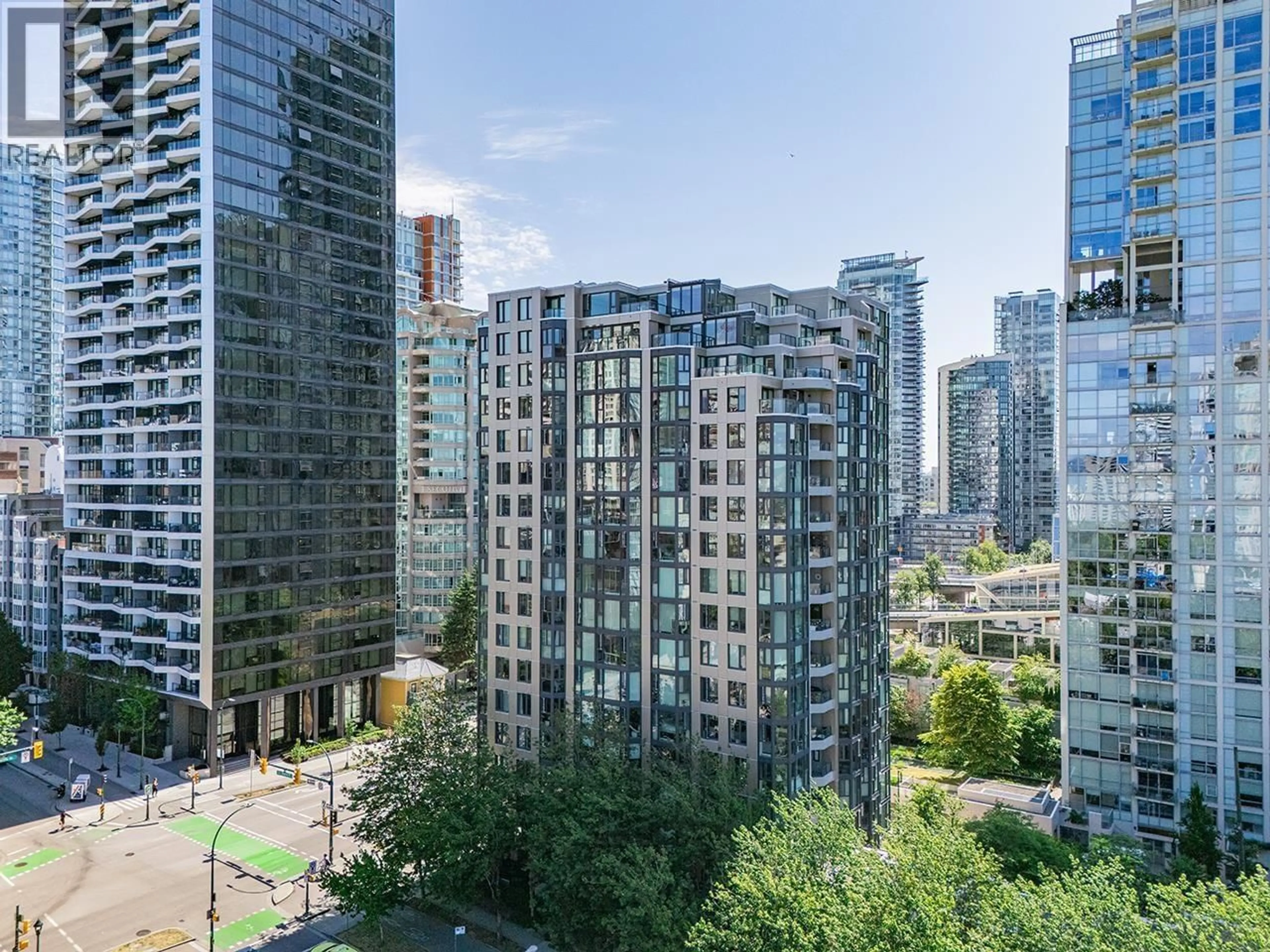A pic from outside/outdoor area/front of a property/back of a property/a pic from drone, city buildings view from balcony for 605 - 888 PACIFIC STREET, Vancouver British Columbia V6Z2S6