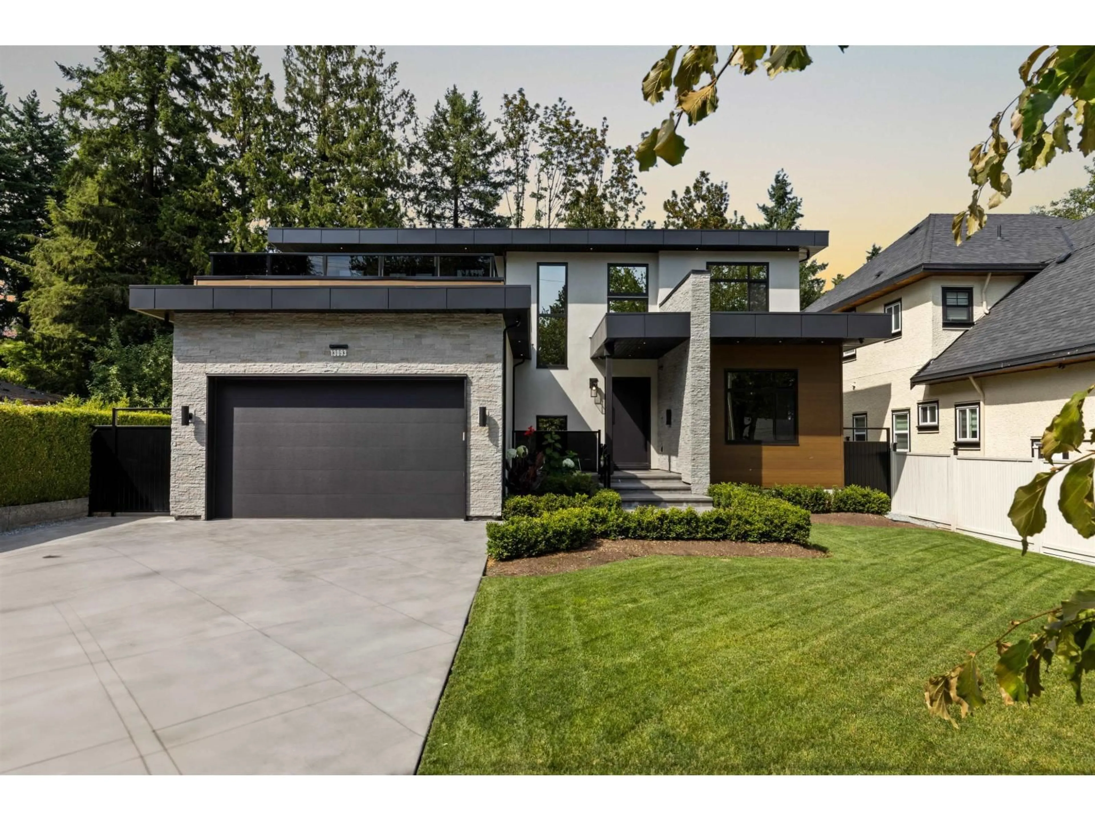 Unknown for 13093 98A, Surrey British Columbia V3T1C5