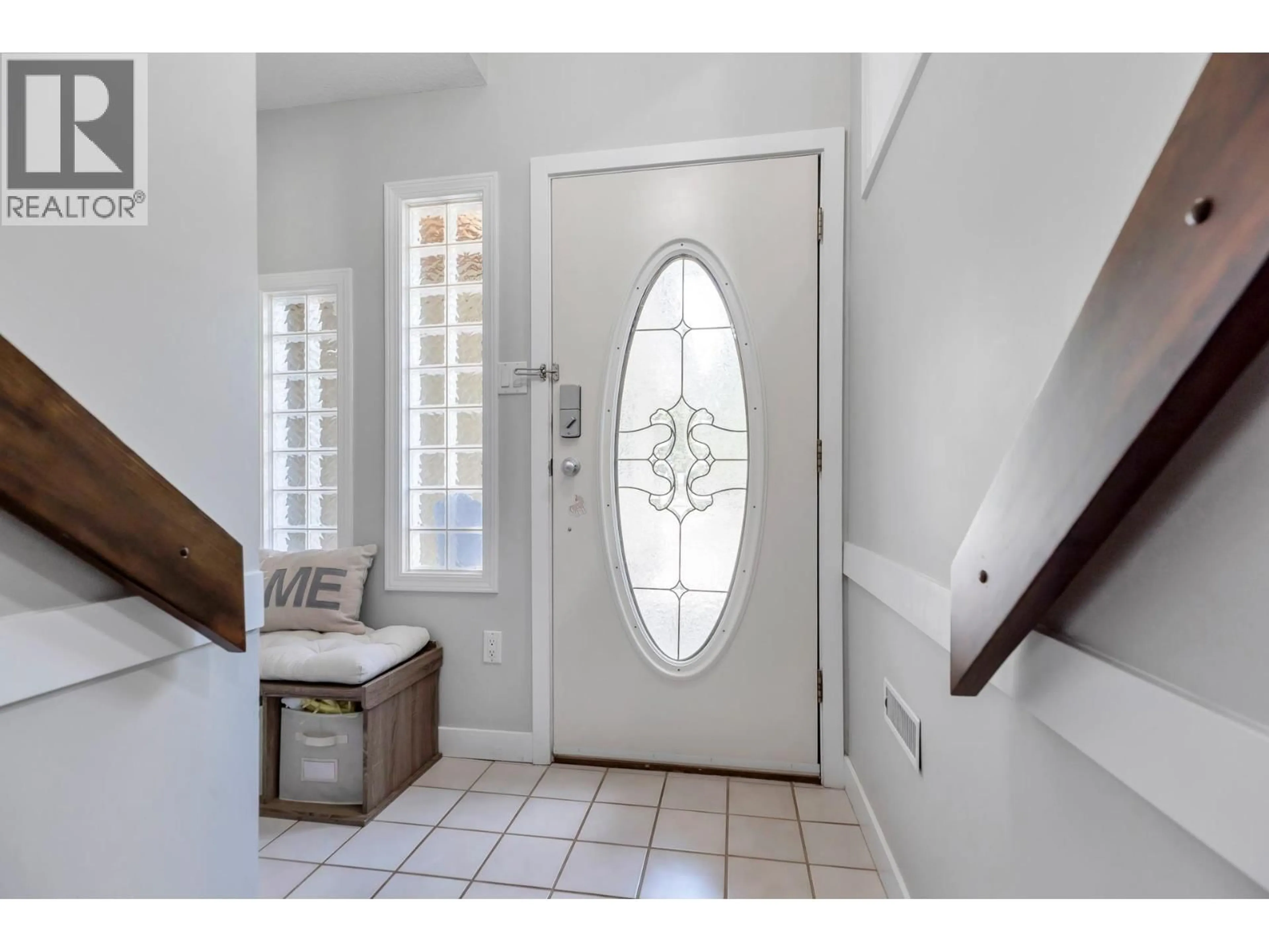 Indoor entryway for 21652 121 AVENUE, Maple Ridge British Columbia V2X3S6