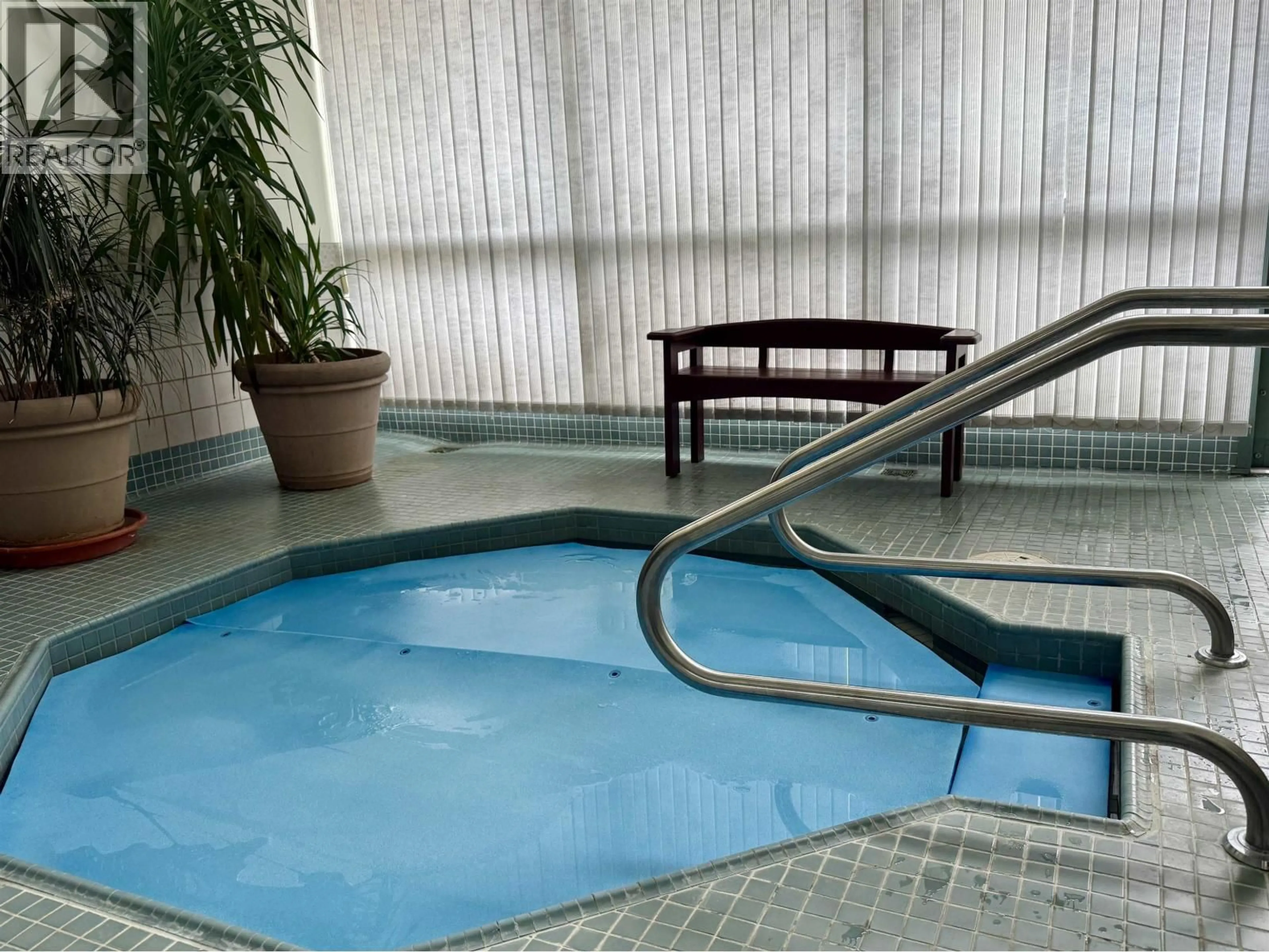 Pool for 1302 - 6622 SOUTHOAKS CRESCENT, Burnaby British Columbia V5E4K2