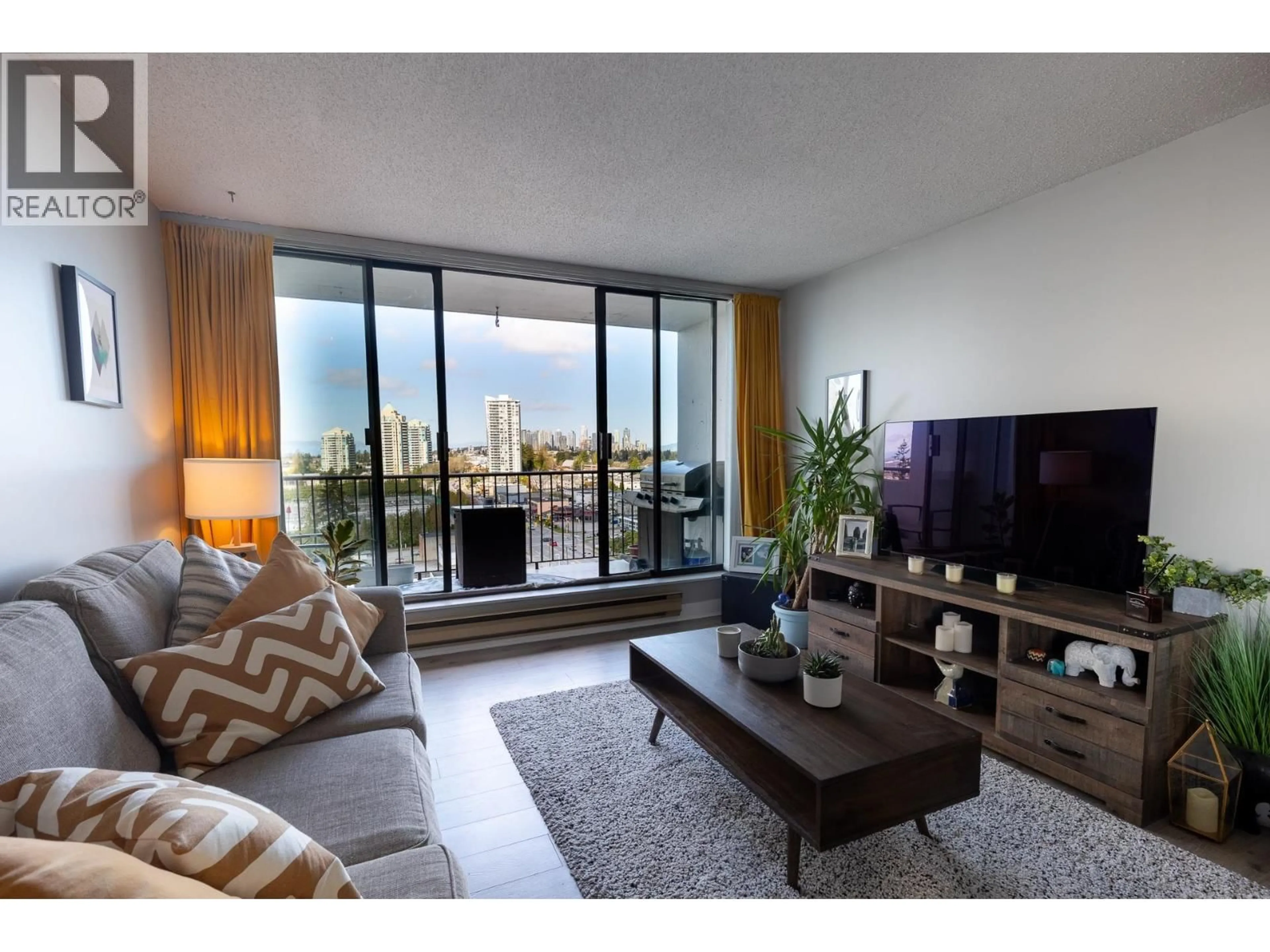 Living room with furniture, unknown for 1404 - 7235 SALISBURY AVENUE, Burnaby British Columbia V5E4E6