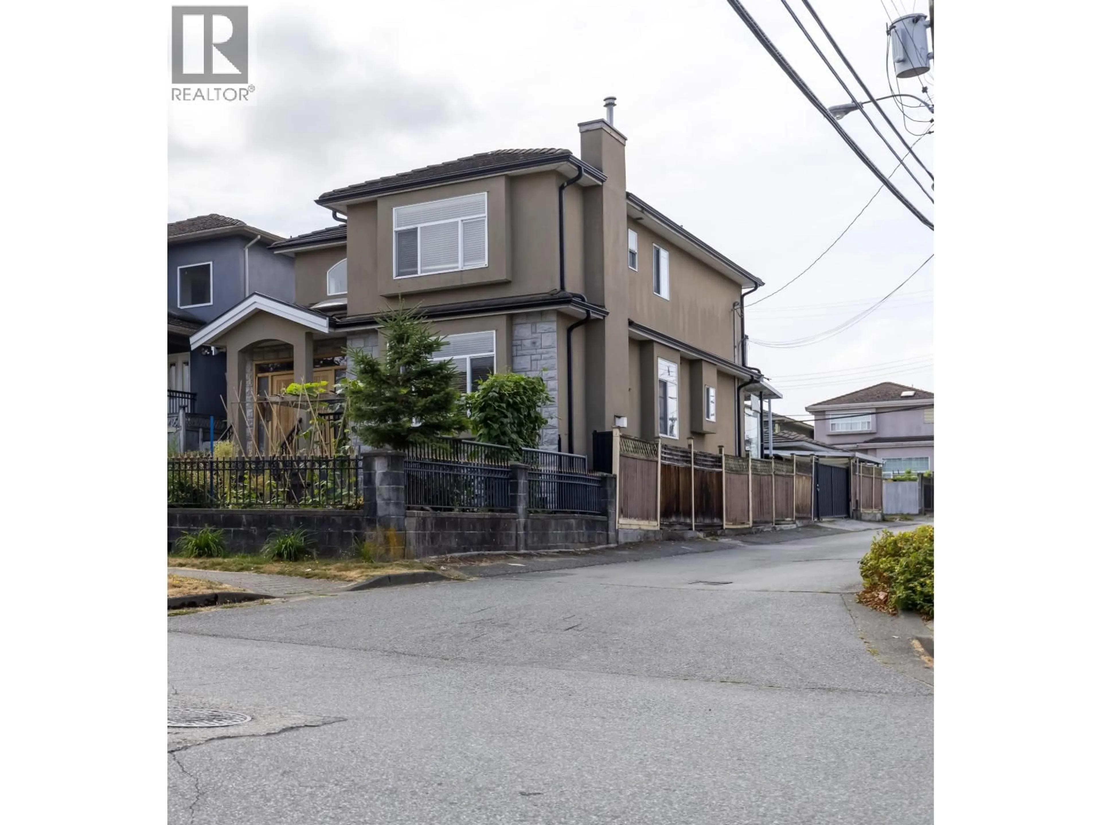 Unknown for 2034 38TH AVENUE, Vancouver British Columbia V5P1G8