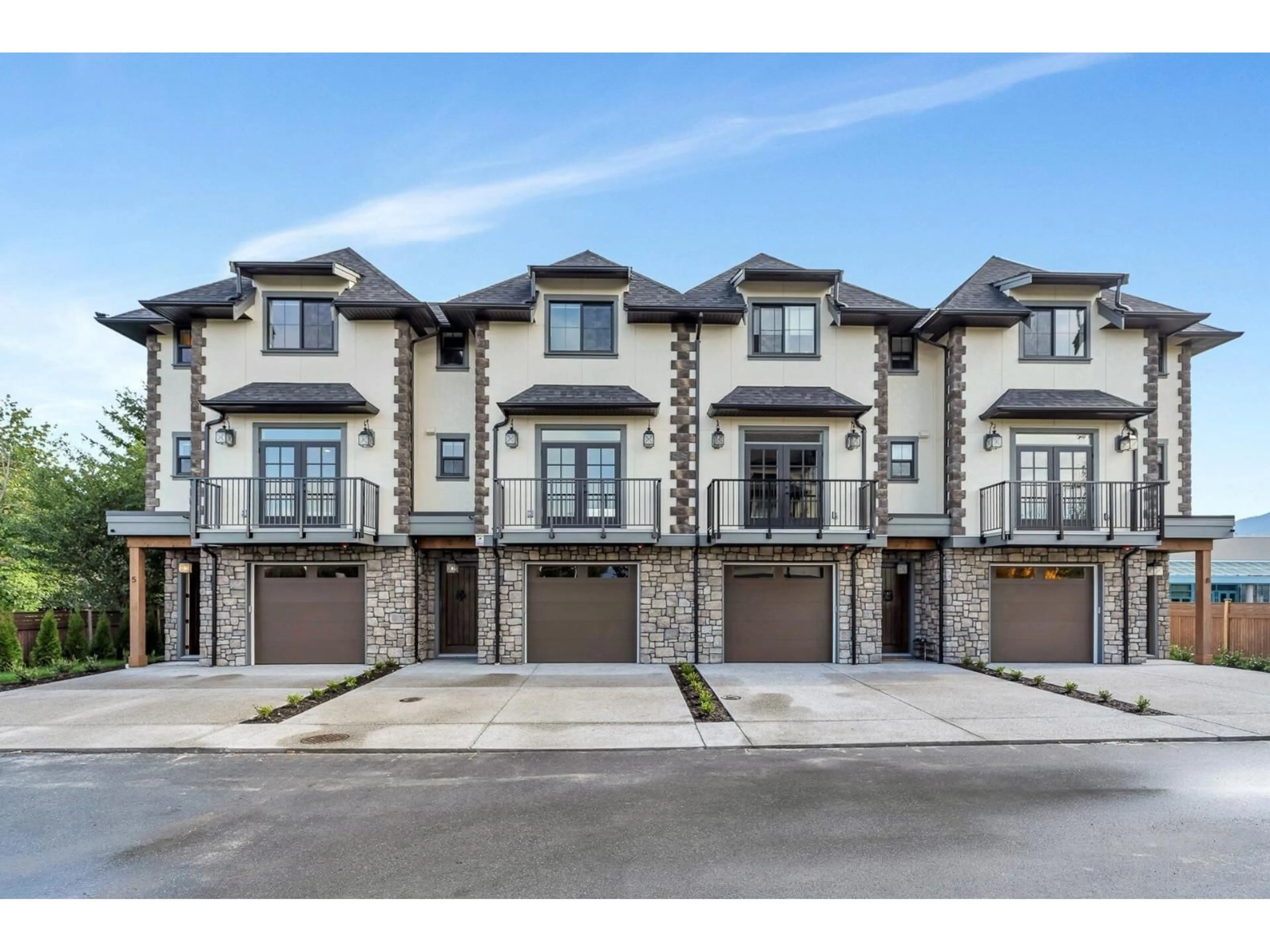 Unknown for 8 - 6590 FERN STREET, Chilliwack British Columbia V2R2Z7