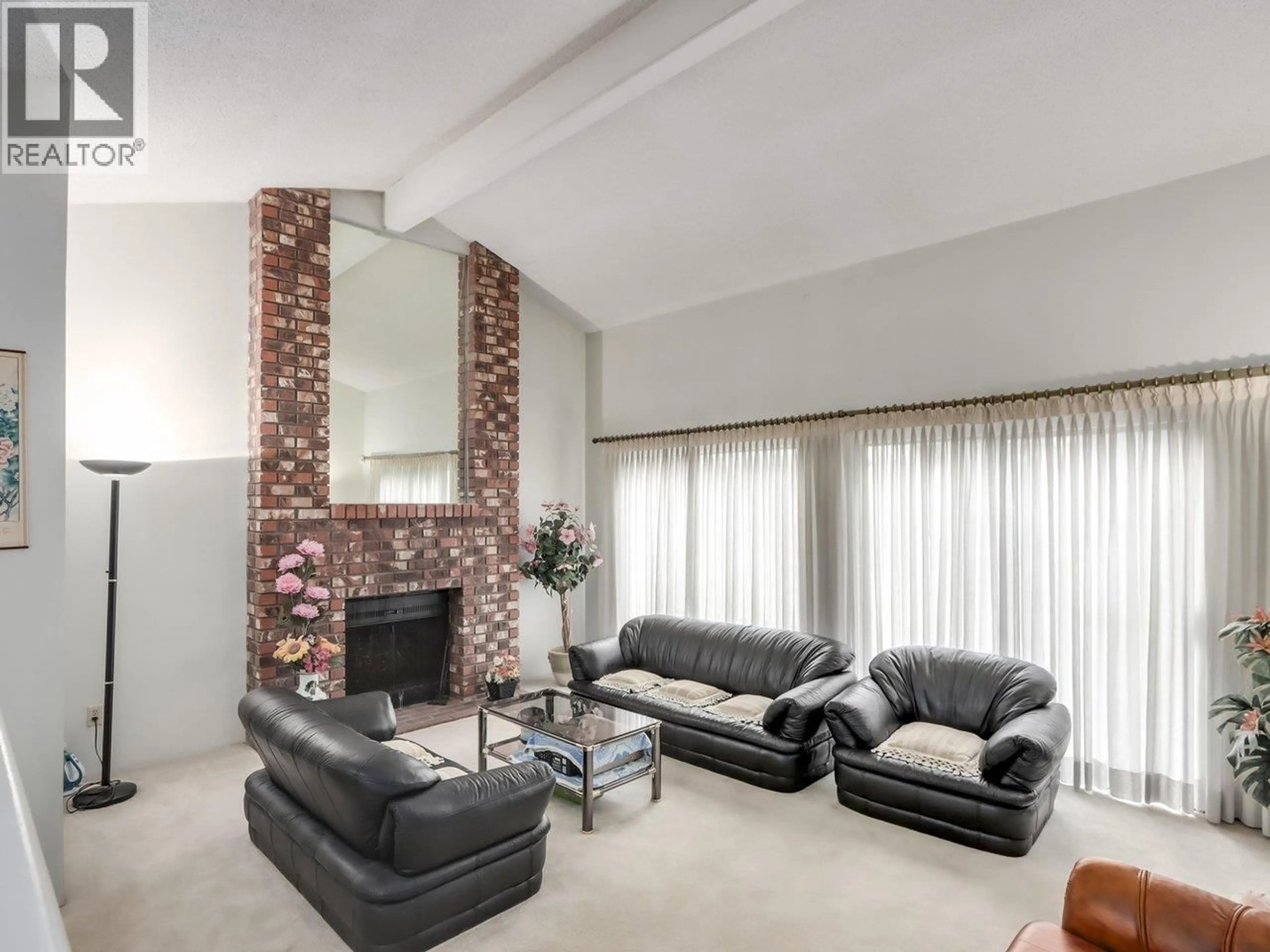 Living room with furniture, unknown for 2027 KIRKSTONE ROAD, North Vancouver British Columbia V7J3M9
