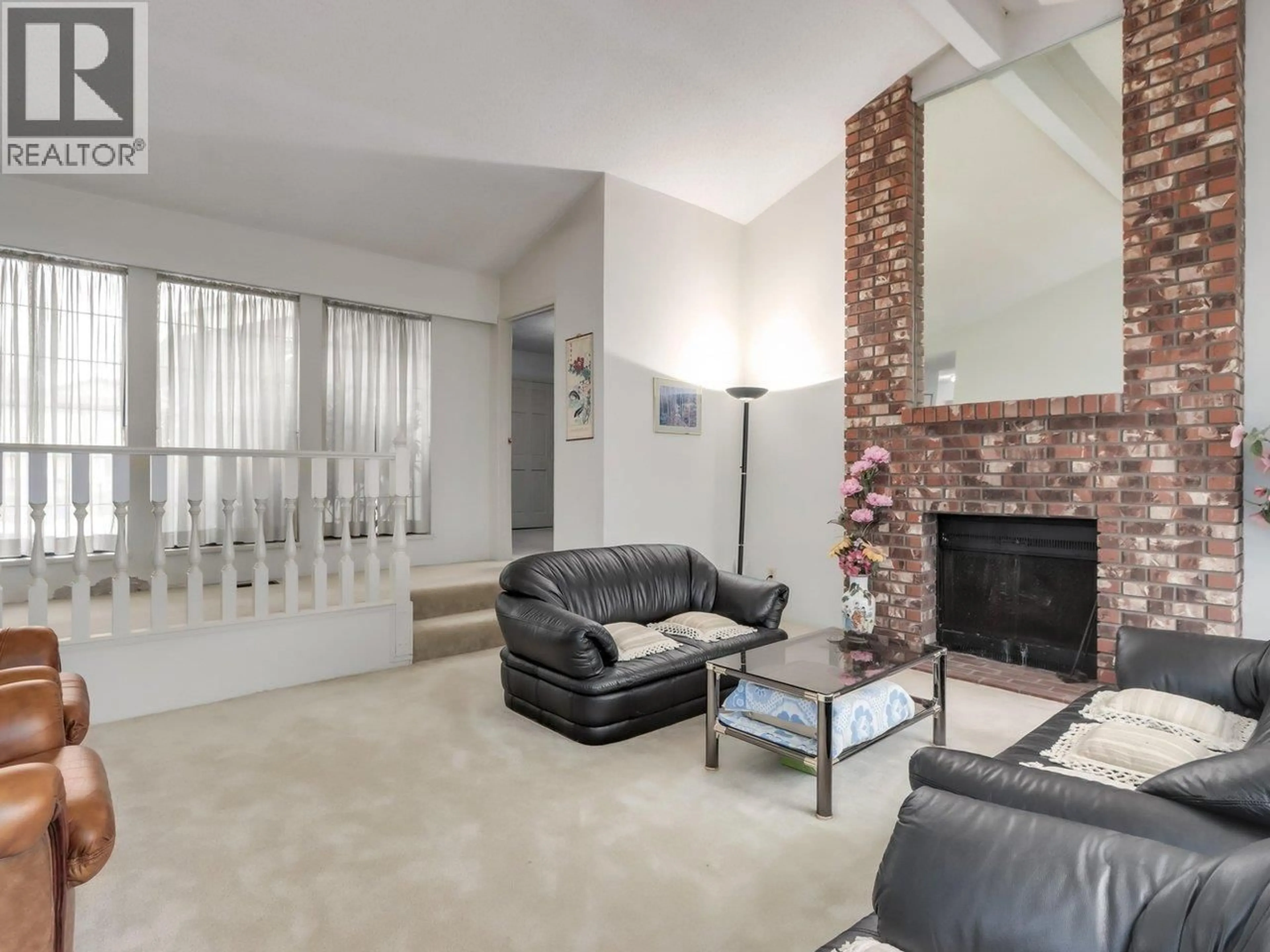 Living room with furniture, unknown for 2027 KIRKSTONE ROAD, North Vancouver British Columbia V7J3M9