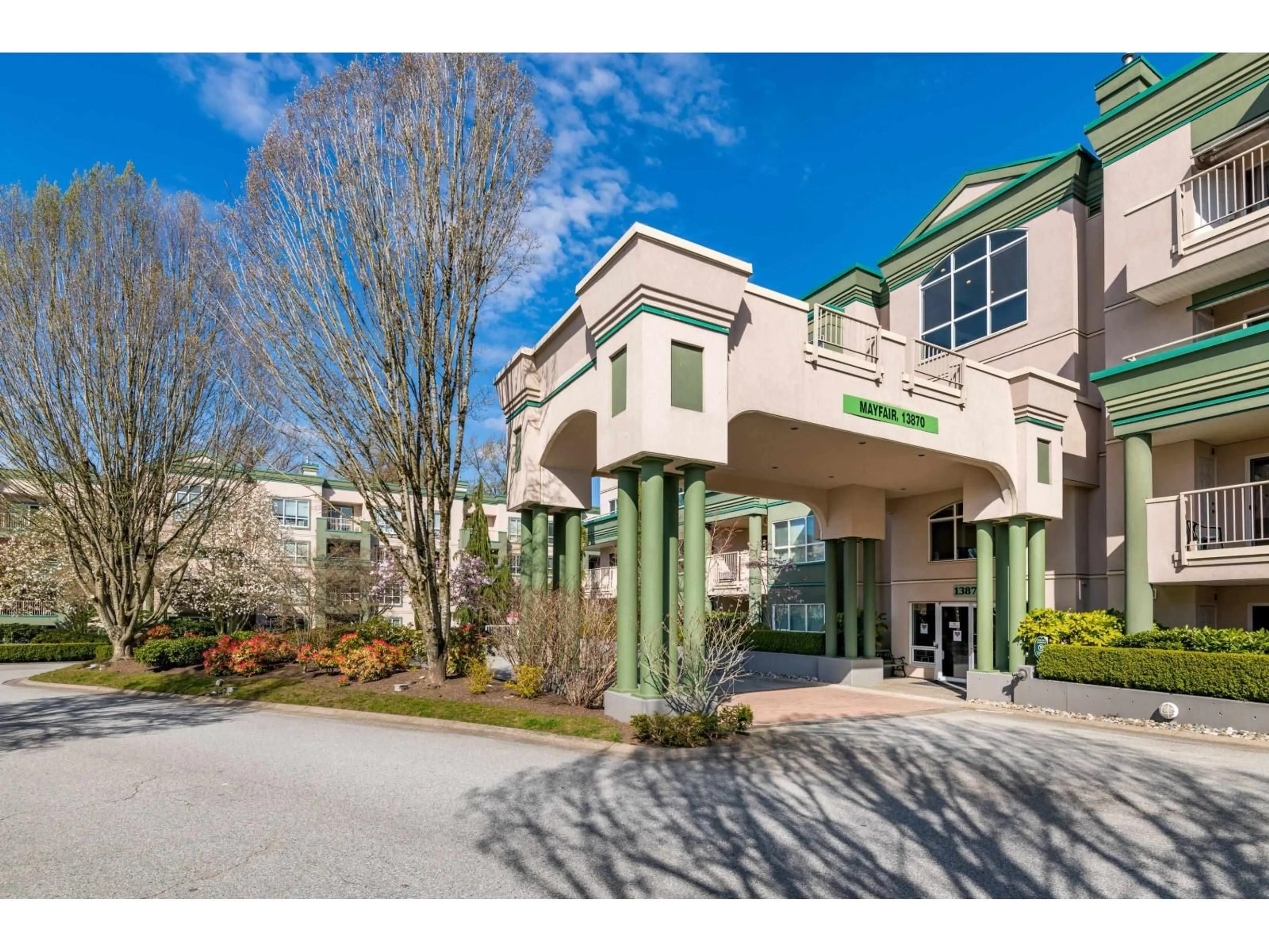 Indoor foyer for 402 - 13870 70, Surrey British Columbia V3W0R9