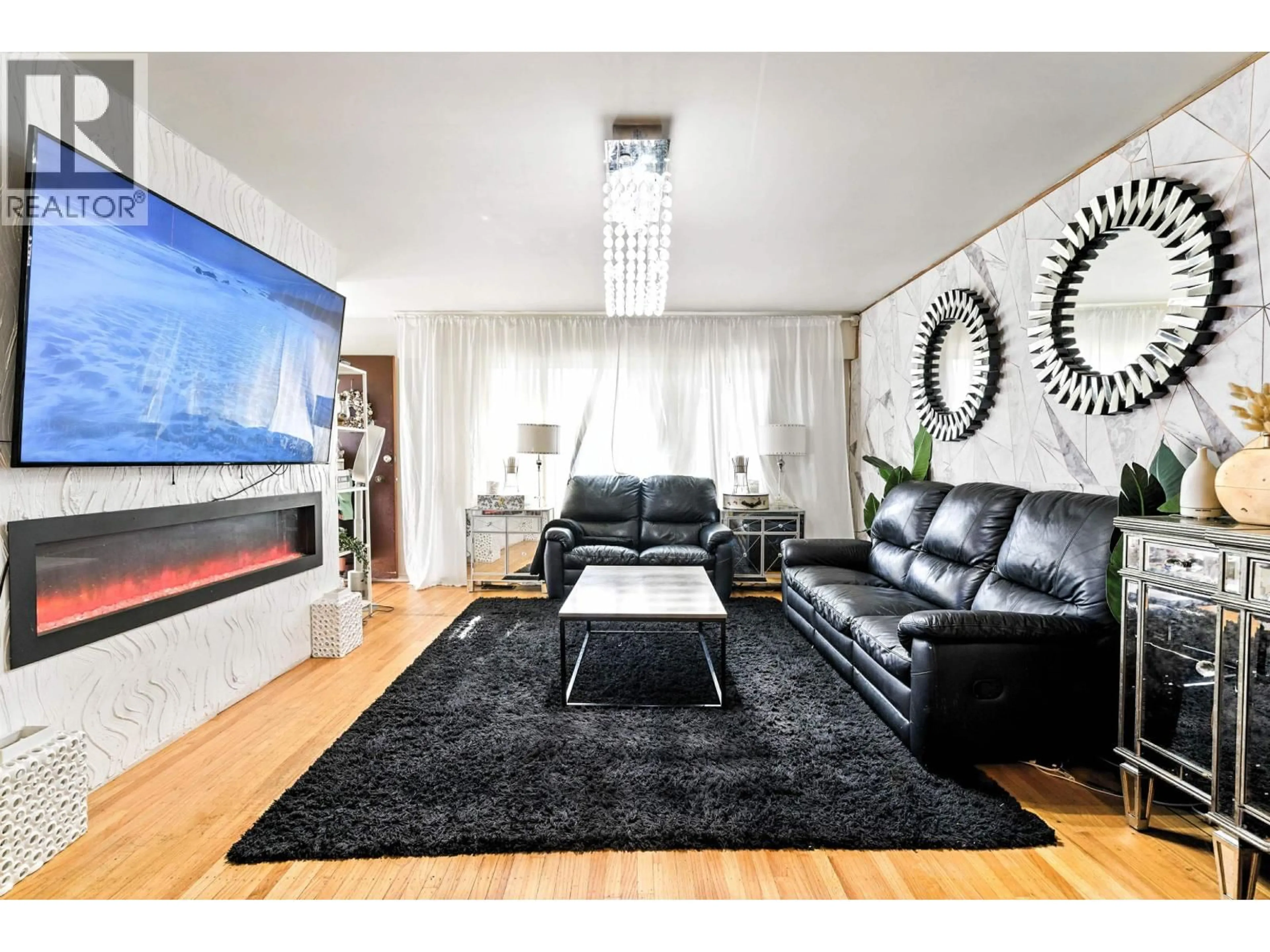 Living room with furniture, unknown for 4987 HOY STREET, Vancouver British Columbia V5R4N6