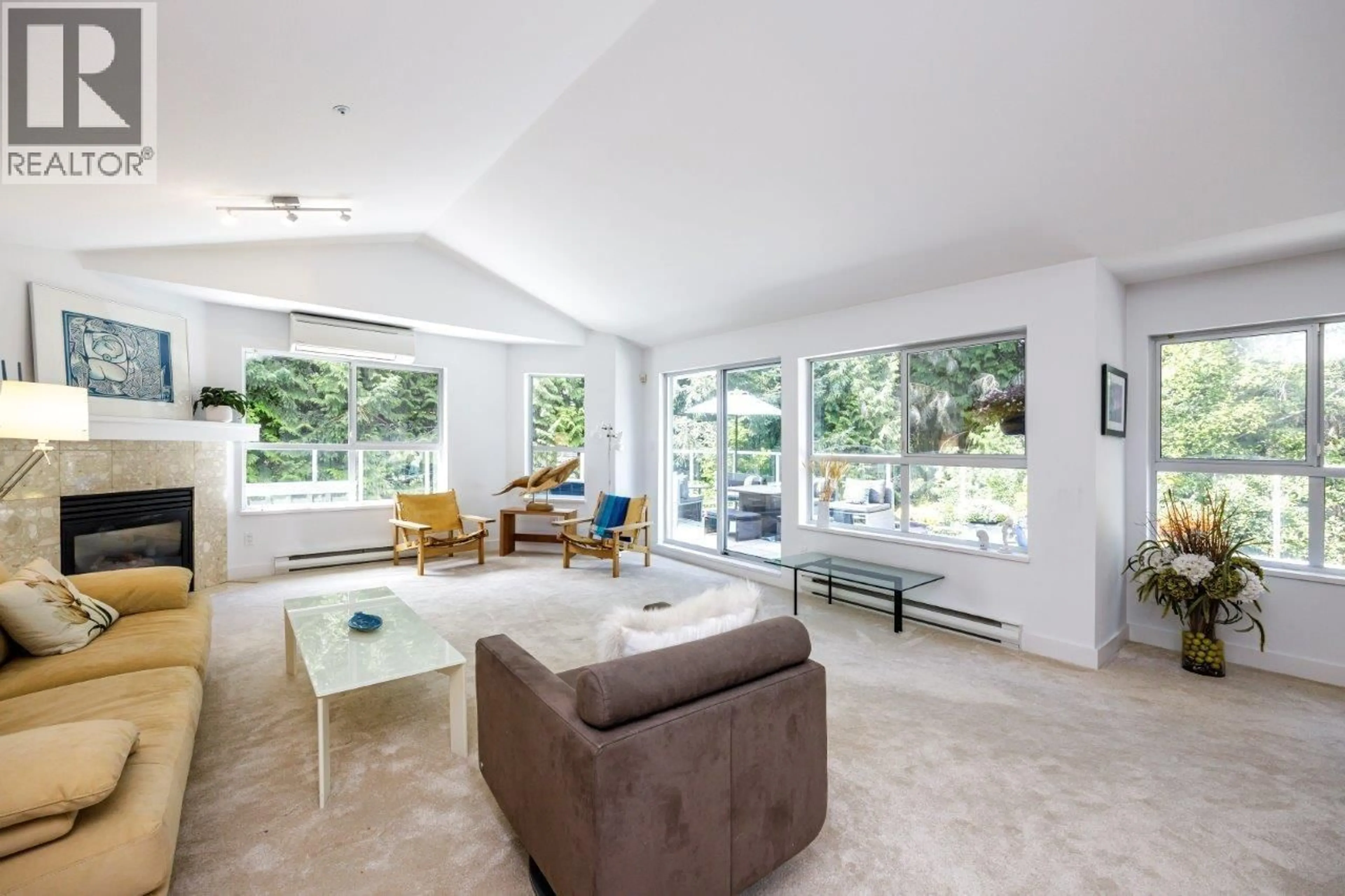Living room with furniture, unknown for 401 - 1283 PARKGATE AVENUE, North Vancouver British Columbia V7H3A3