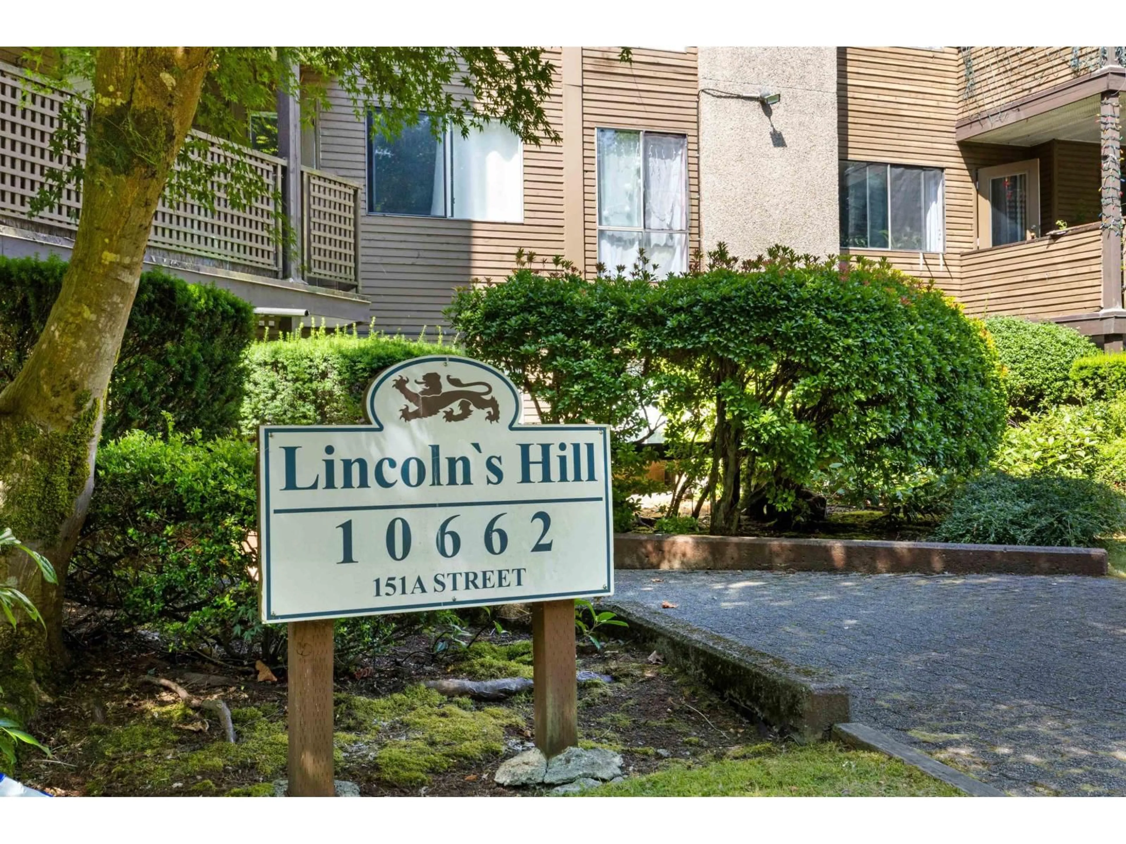 Indoor foyer for 110 - 10662 151A STREET, Surrey British Columbia V3R8T3