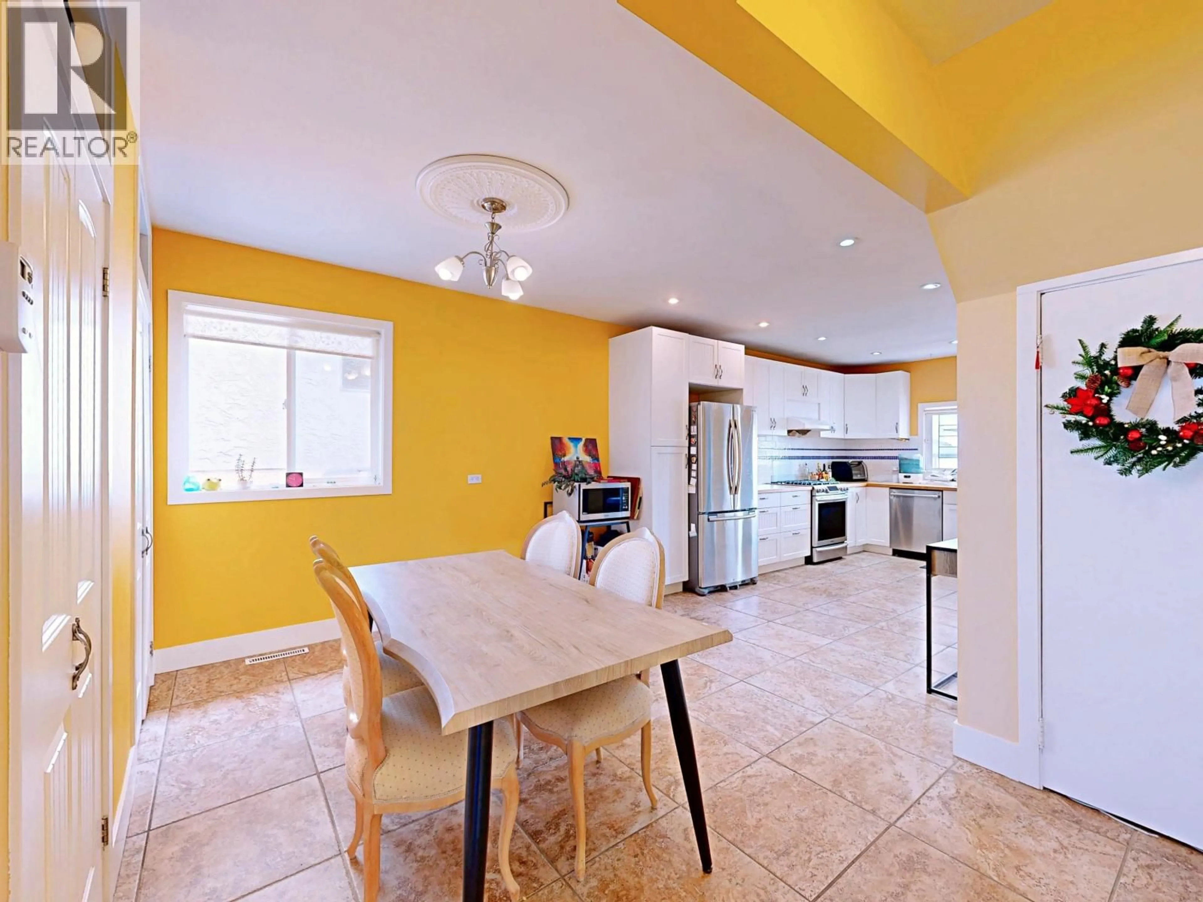 Open concept kitchen, ceramic/tile floor for 3232 43RD AVENUE, Vancouver British Columbia V5R2Z9