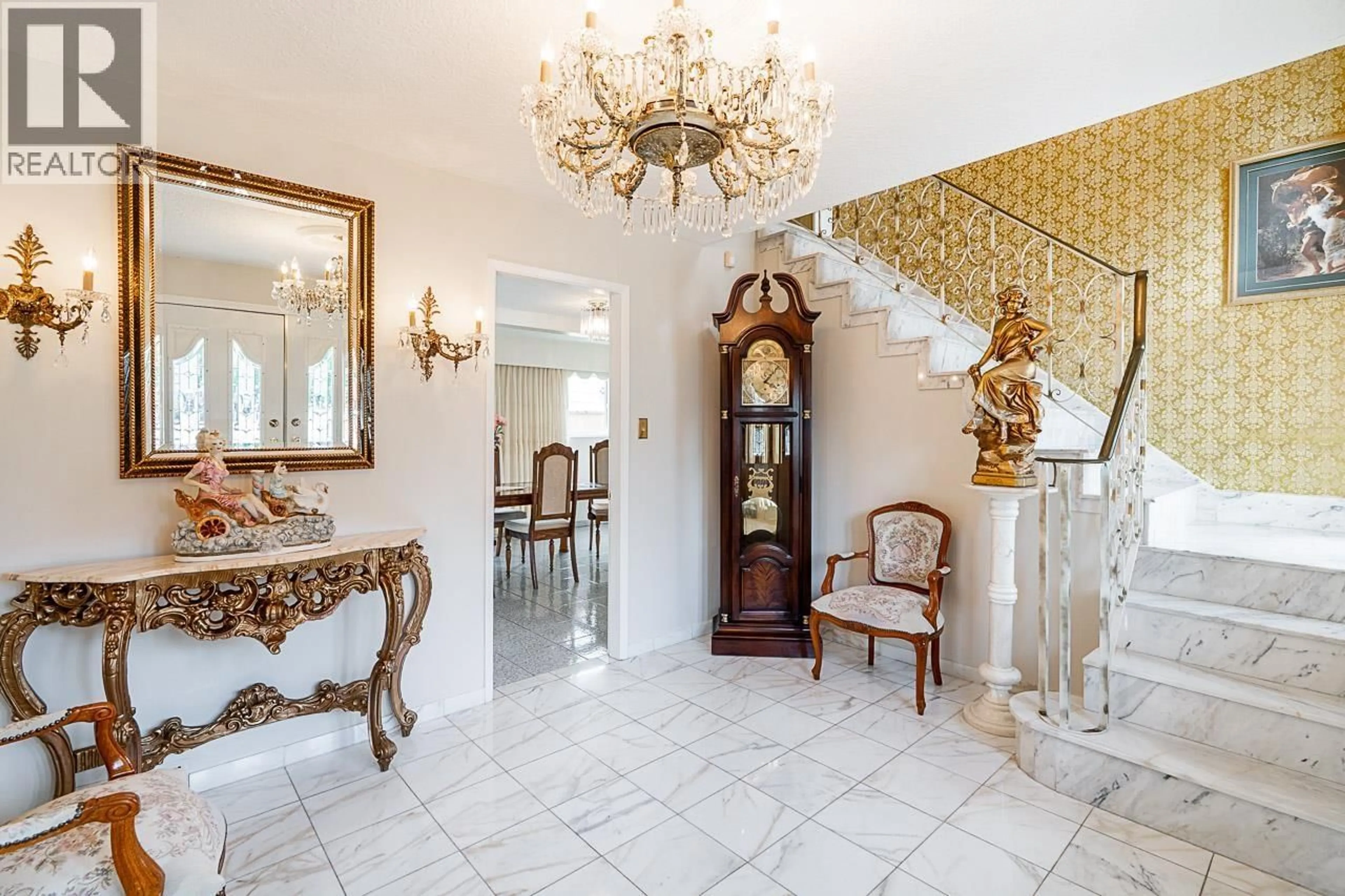 Indoor foyer for 2805 WILLIAM STREET, Vancouver British Columbia V5K0Z4