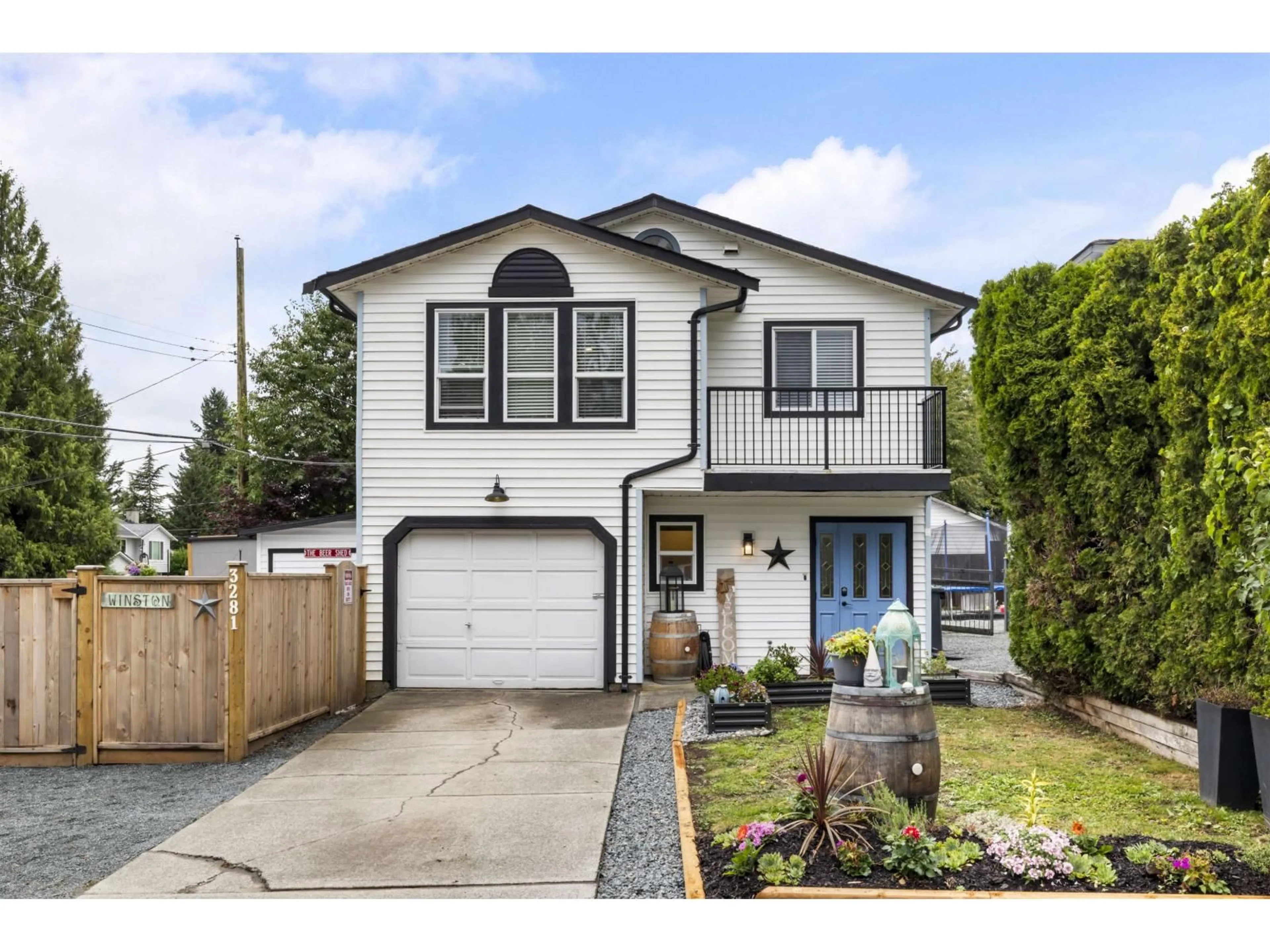 Home with vinyl exterior material, street for 3281 274, Langley British Columbia V4W3J1