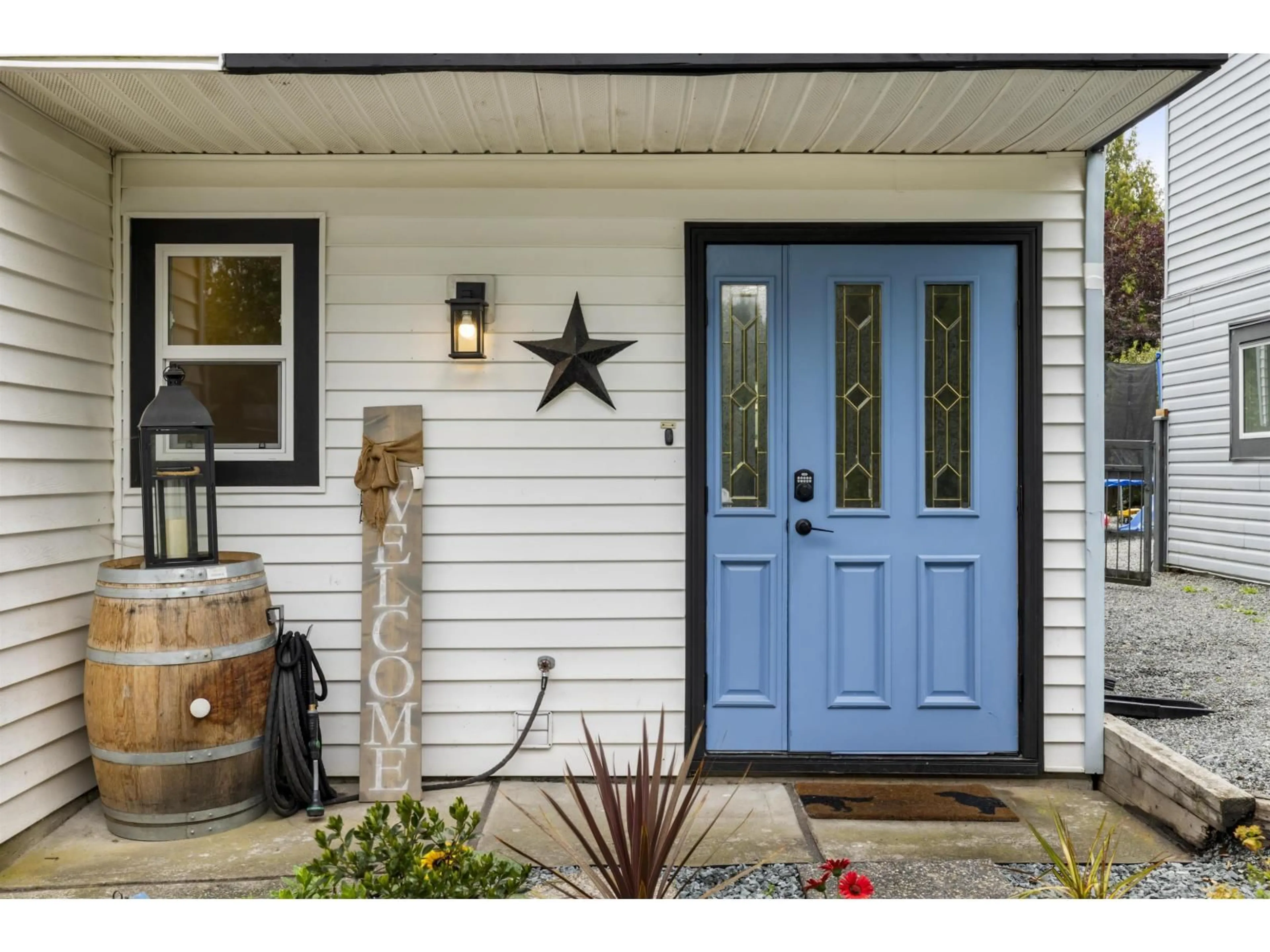 Indoor entryway for 3281 274, Langley British Columbia V4W3J1